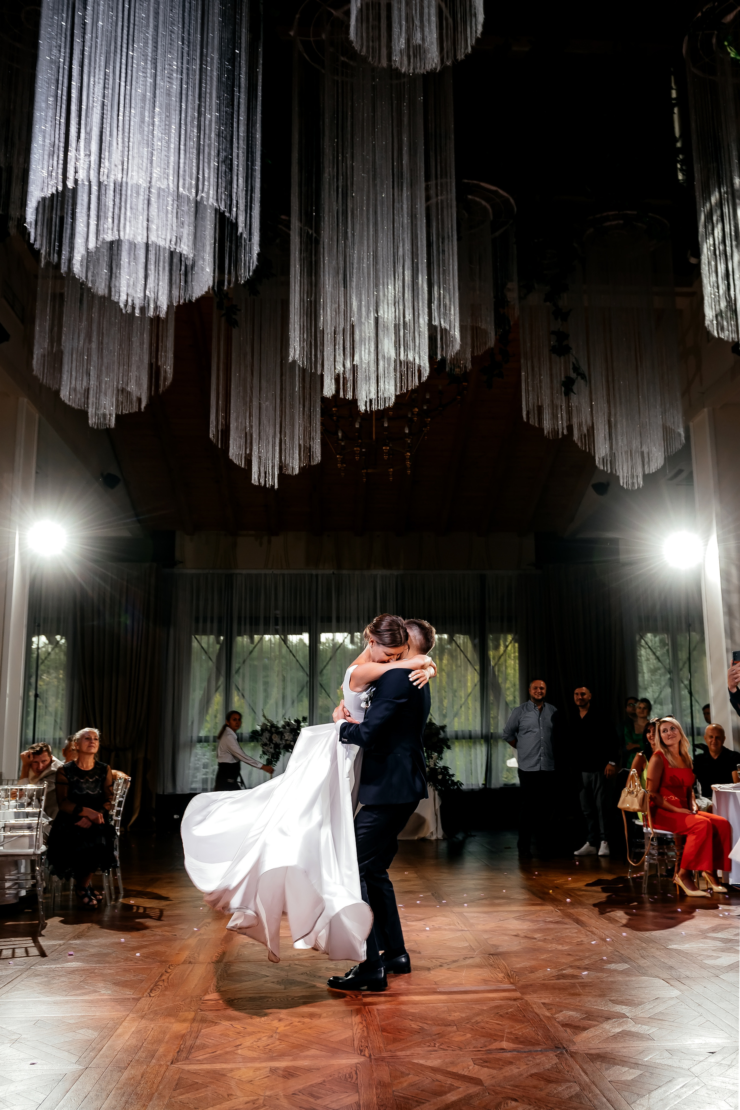 Роскошная свадьба с утром в Marriott Imperial Plaza, регистрацией в Москва-сити и завершением в Артилэнде. Свадебный и семейный фотограф Виктория Носачёва. Щелково, Москва и МО