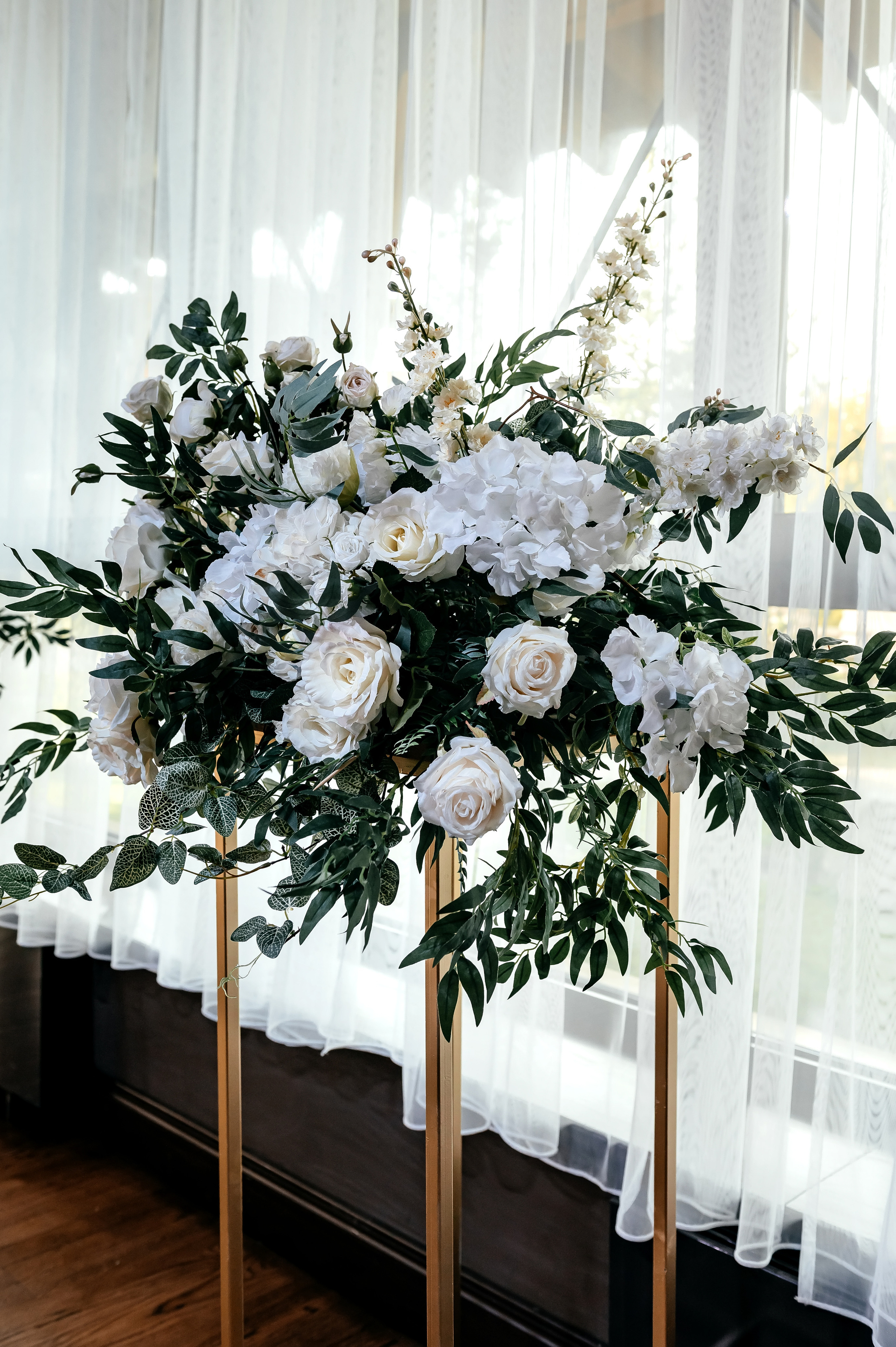 Роскошная свадьба с утром в Marriott Imperial Plaza, регистрацией в Москва-сити и завершением в Артилэнде. Свадебный и семейный фотограф Виктория Носачёва. Щелково, Москва и МО