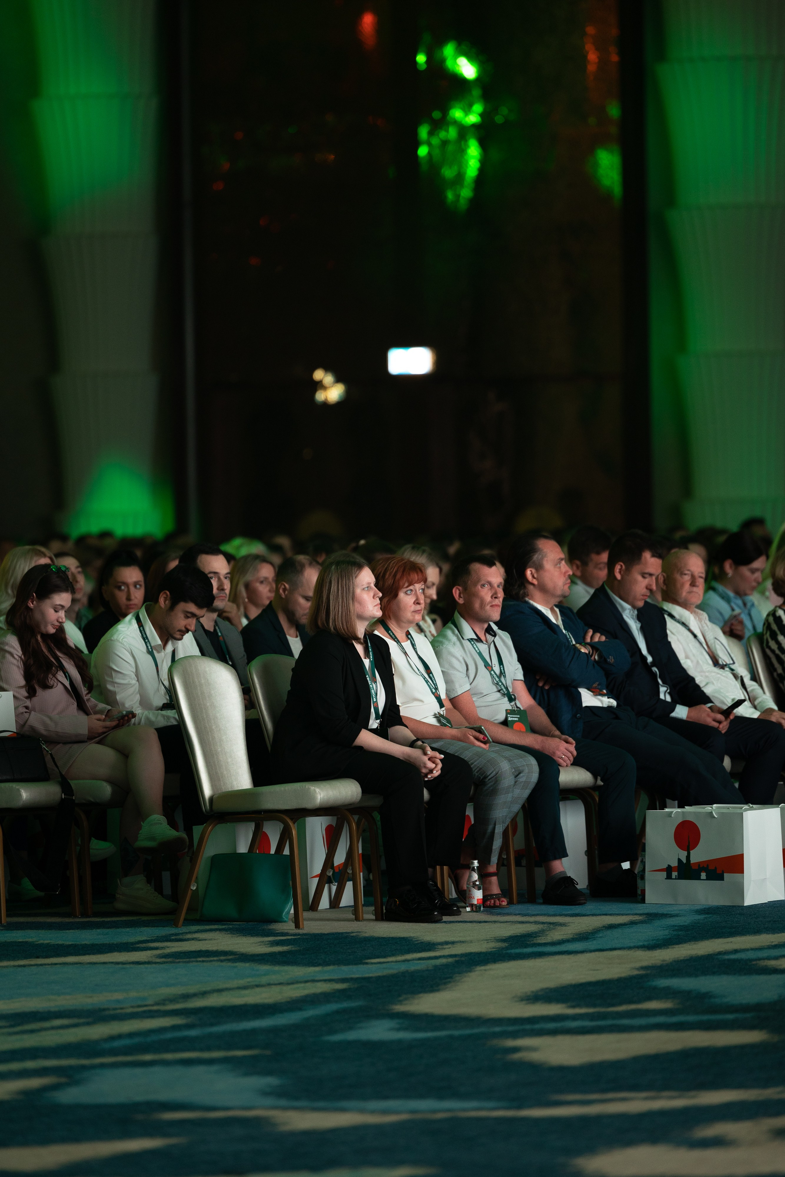 Точка Притяжения / Дубай. Фотограф Юлия Назарова