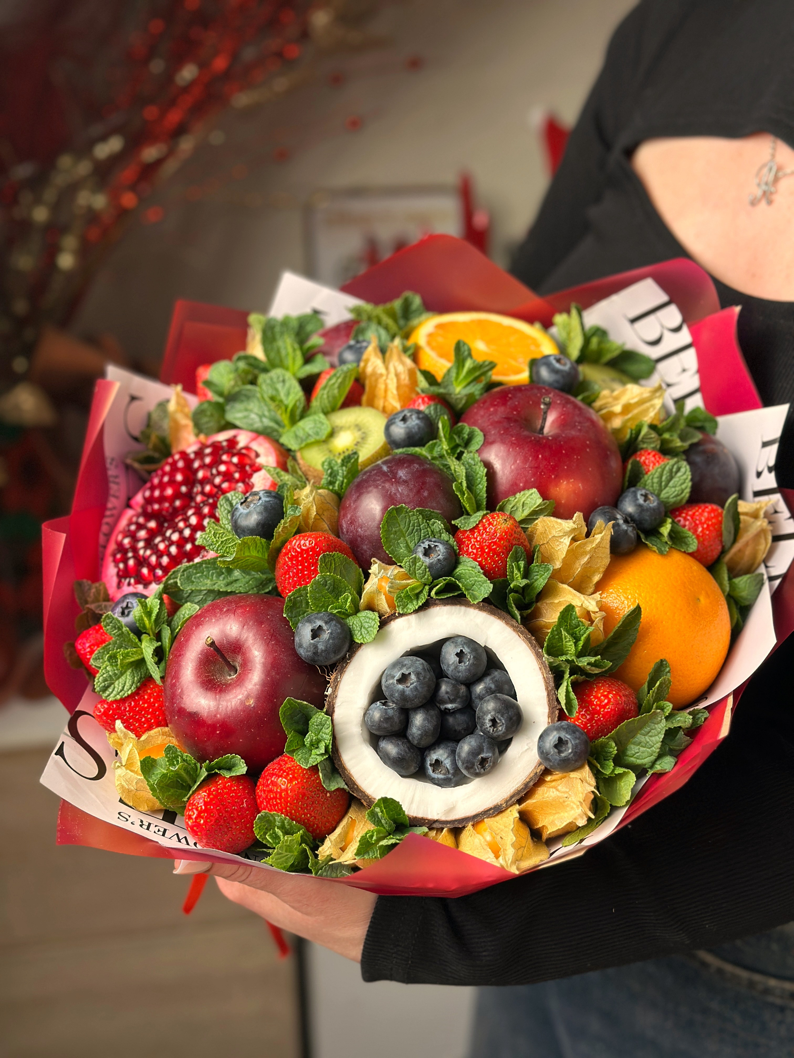 Фруктовые. Выездной кейтеринг, съедобные букеты, торты и сладости на заказ