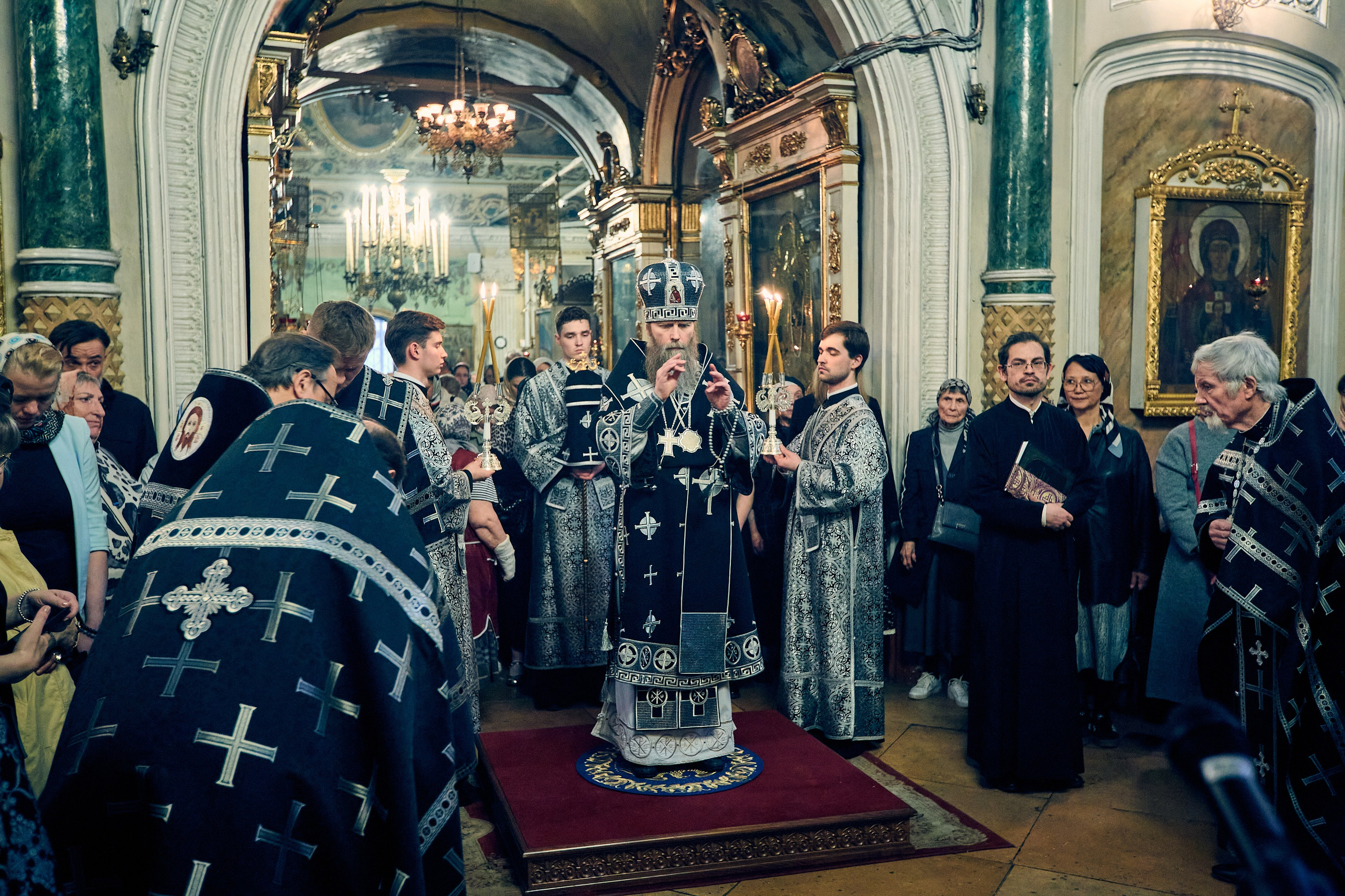 Утреня Погребение Спасителя. DMITRY MOISEENKO — фотограф, художник, топ-стилист