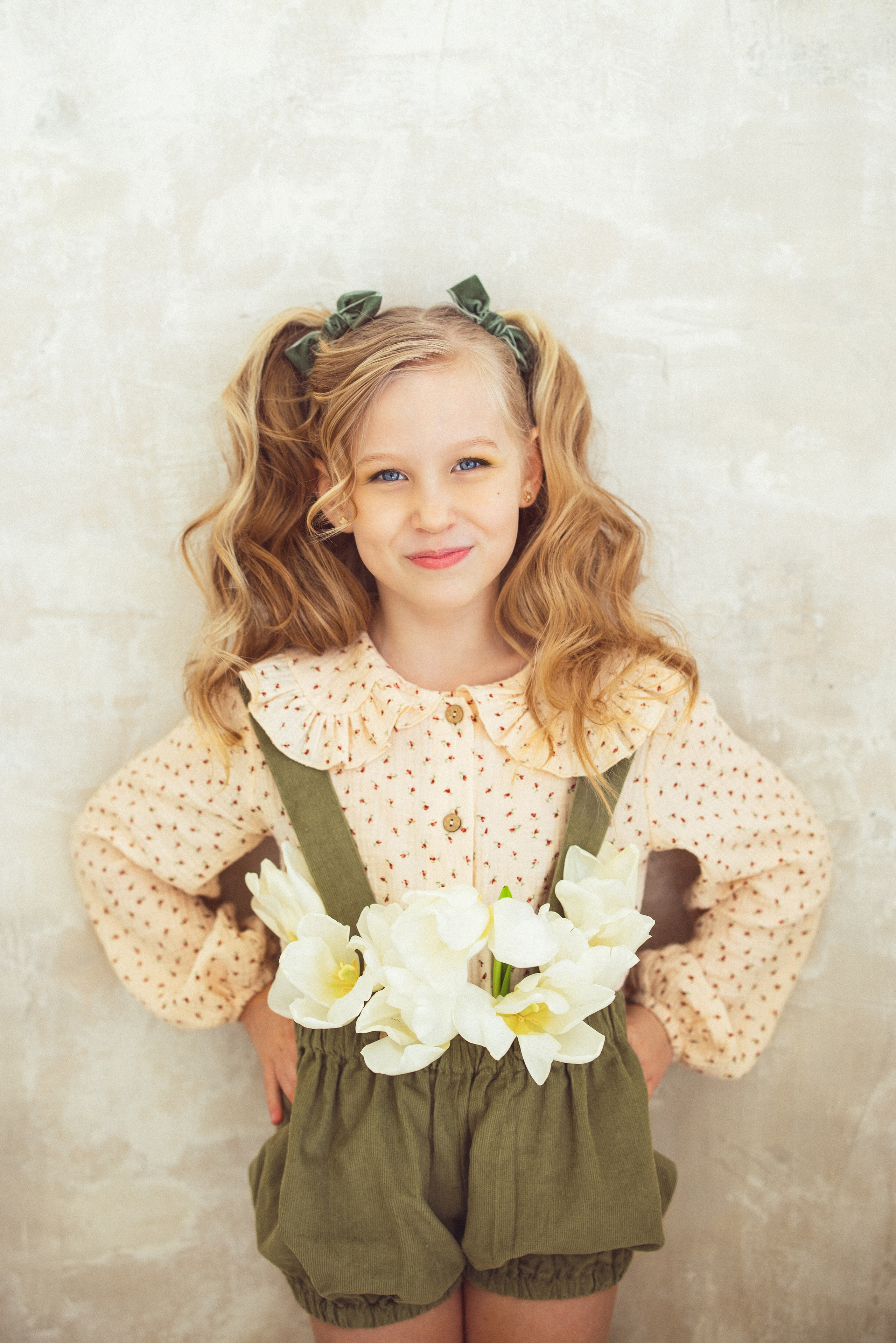 Фотосессия с белыми Тюльпанами, 2024 г. Семейный и детский фотограф в Краснодаре Анна Трашкова