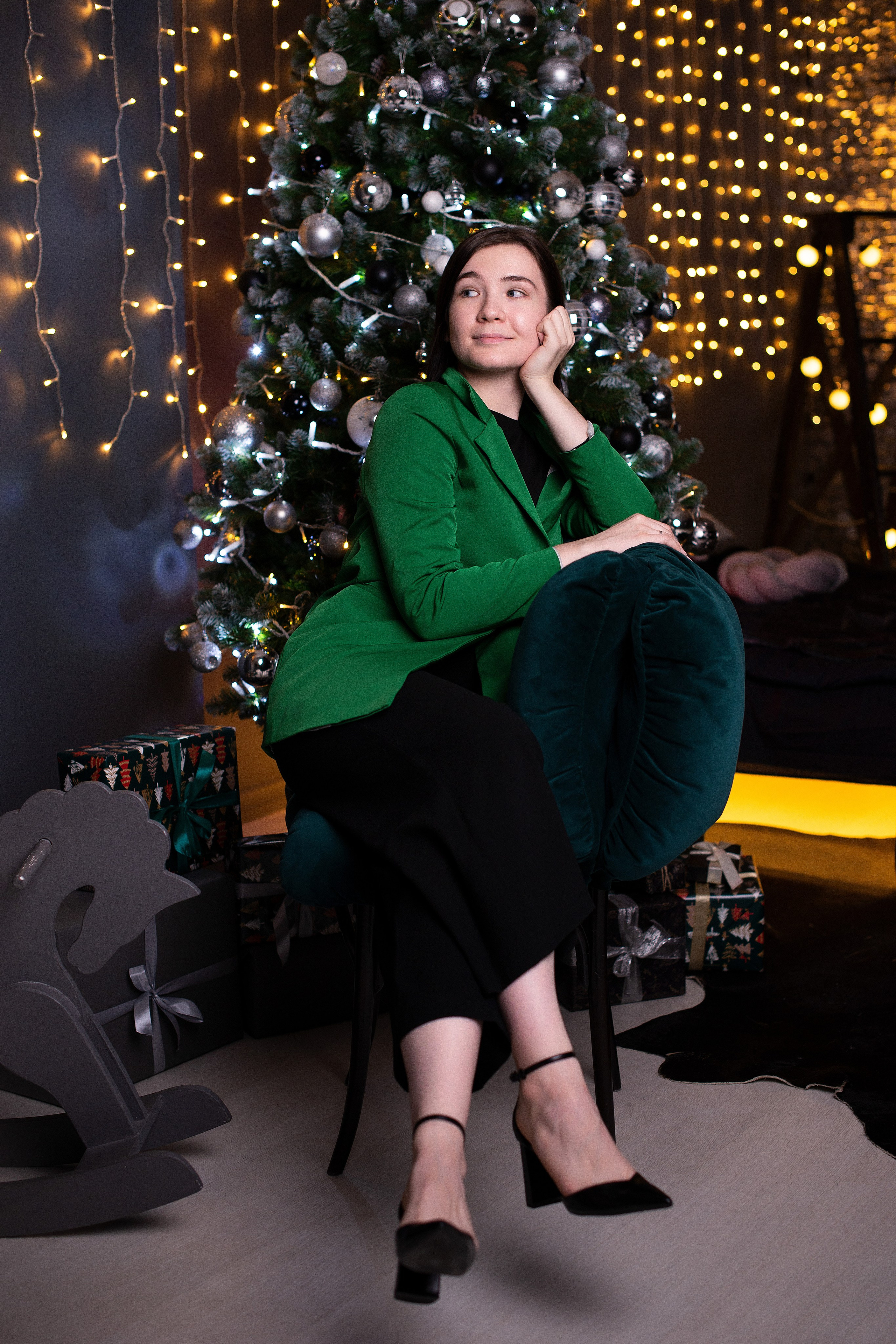 Юлечка в новогодней локации. Творческий фотограф Вологда