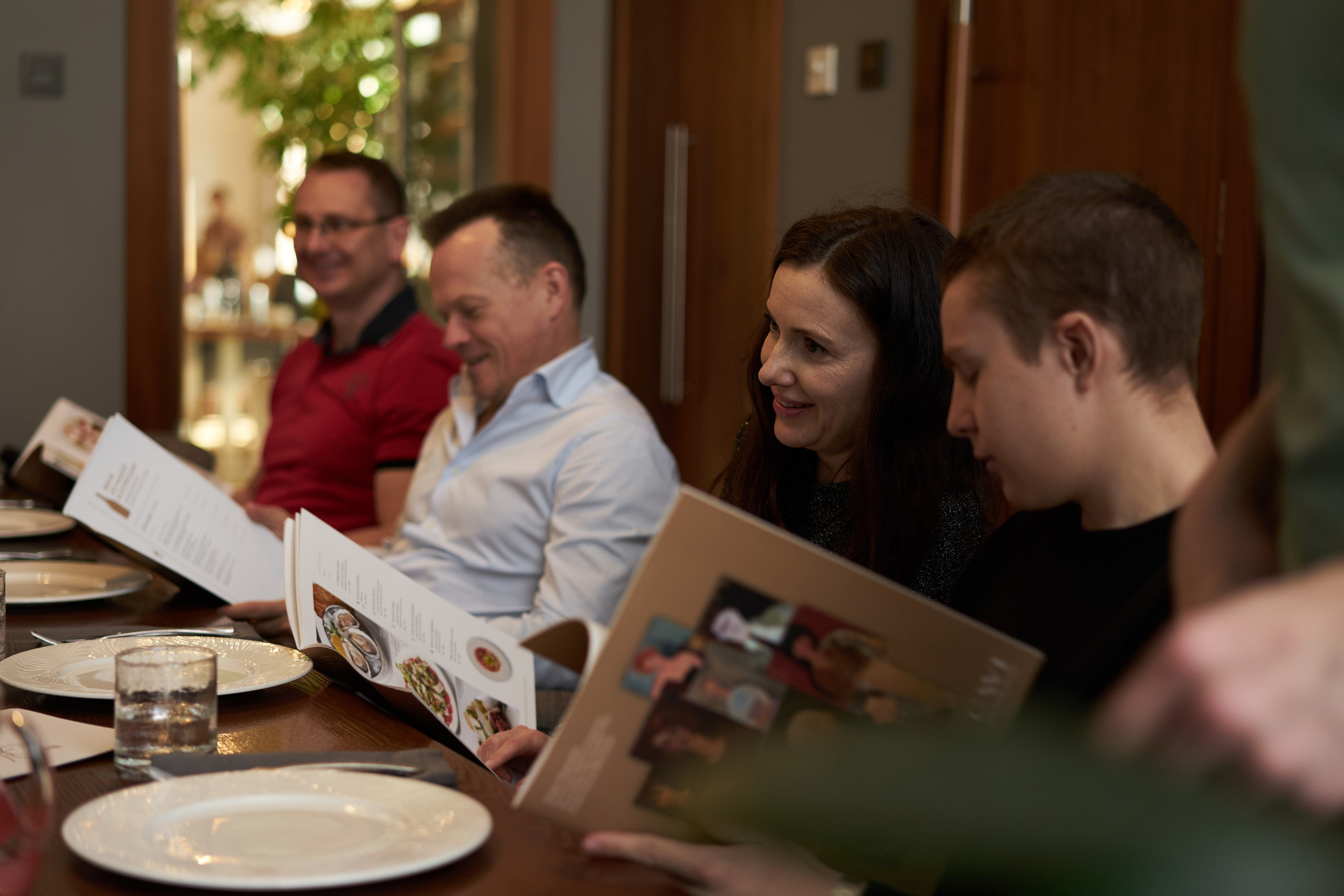 Репортажная съемка торжества в ресторане. Фотограф Екатеринбург Кокшарова Александра
