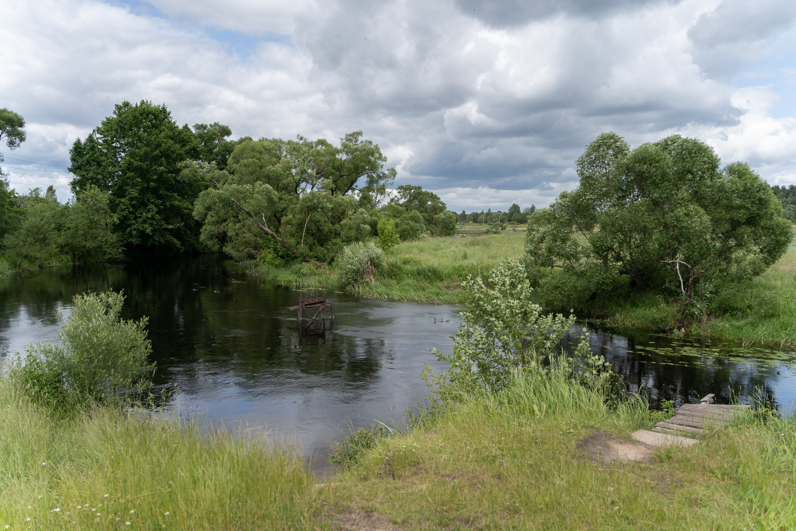Home.land. Künstler Verstecktoff
