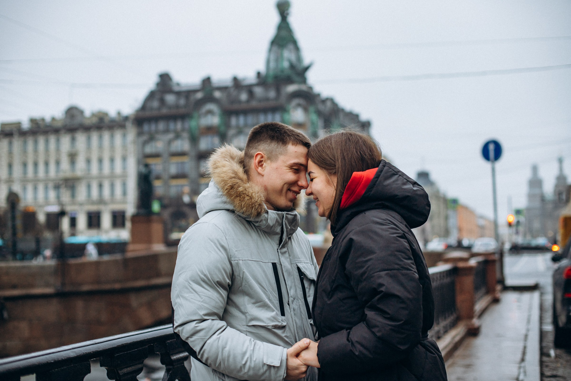 Иван и Полина в марте. Фотопрогулка в Петербурге. Индивидуальный и семейный фотограф в Санкт-Петербурге