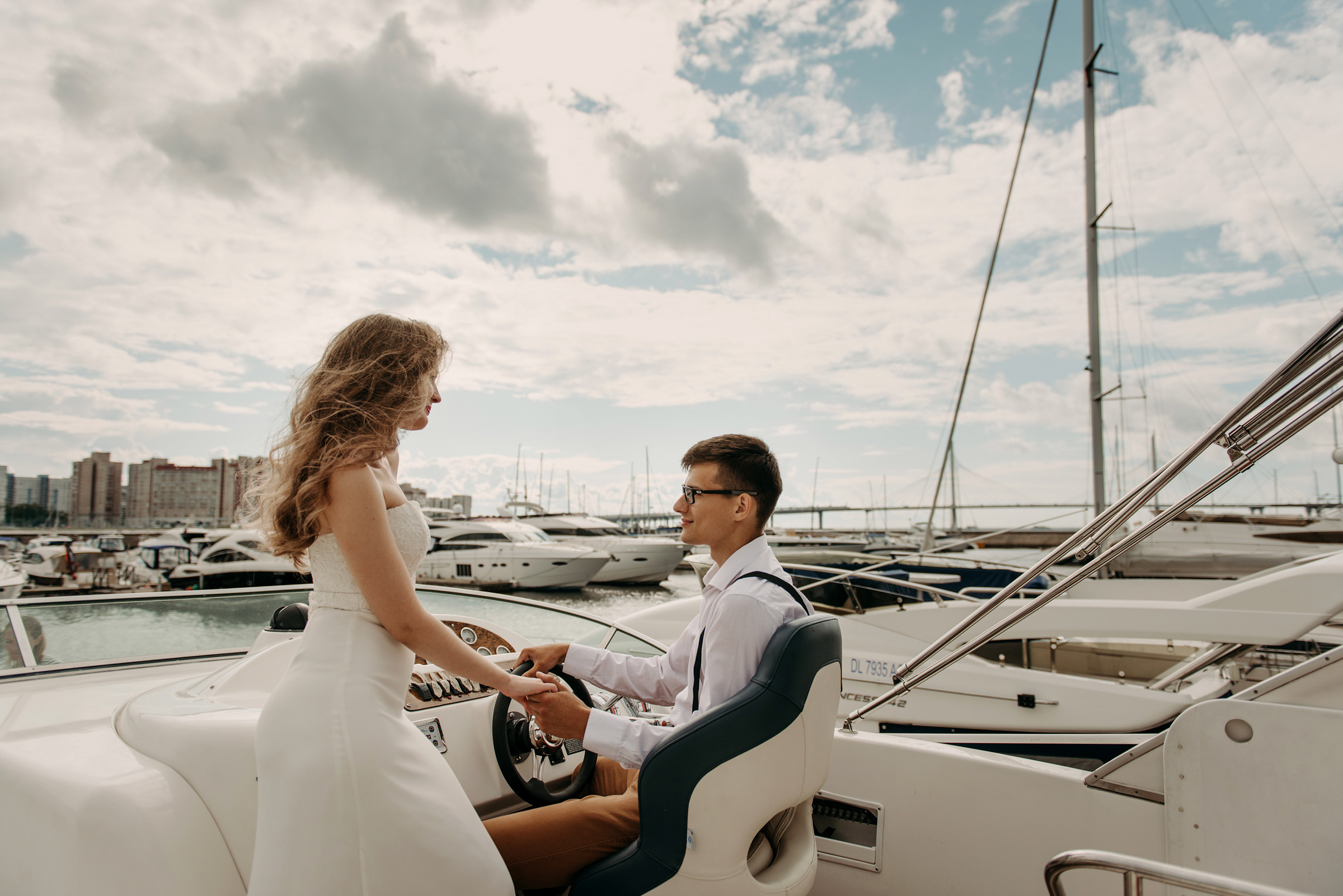 фотосъёмка лавстори на яхте, фотосессия для пар, фотосессия на яхте