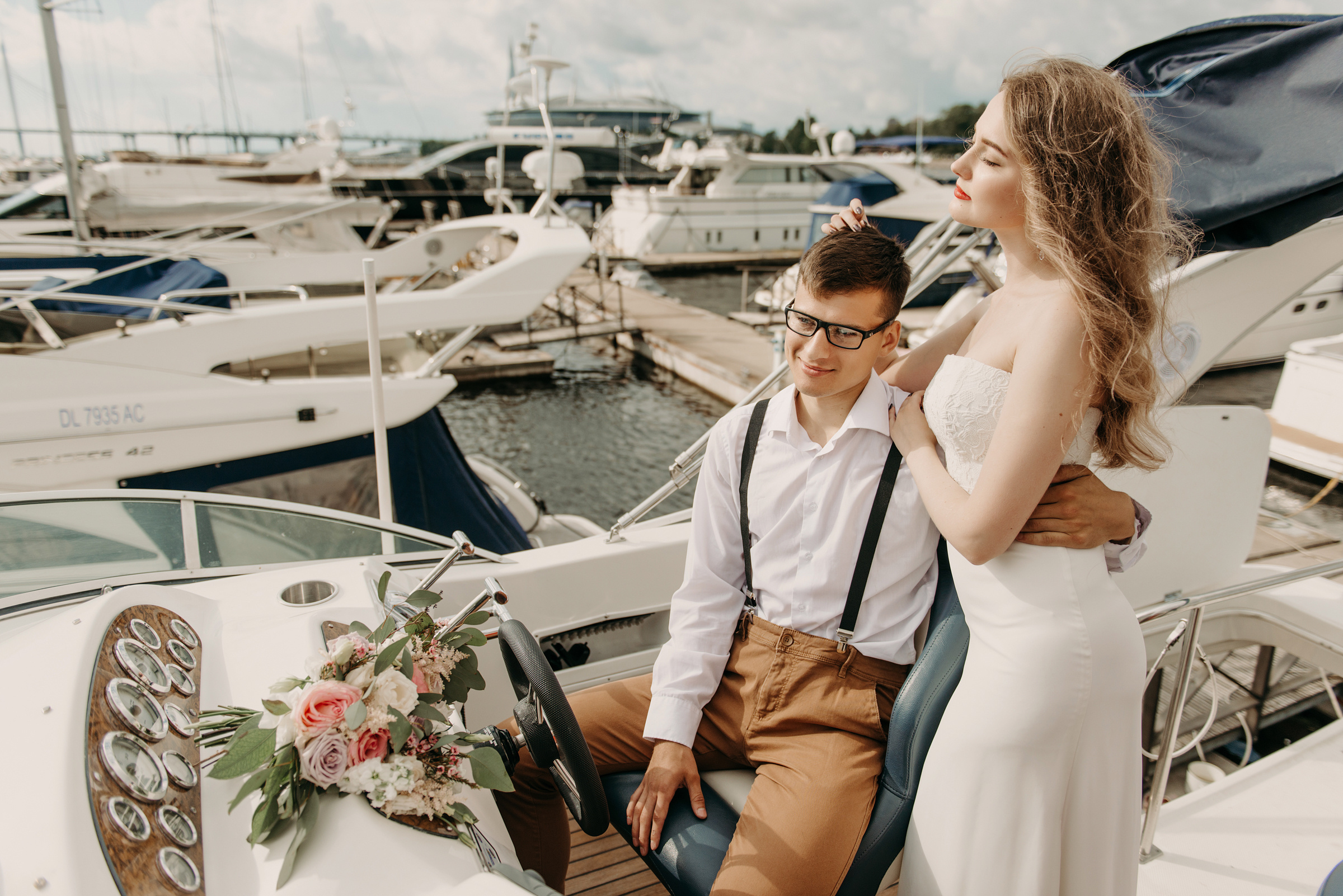 фотосъёмка лавстори на яхте, фотосессия для пар, фотосессия на яхте