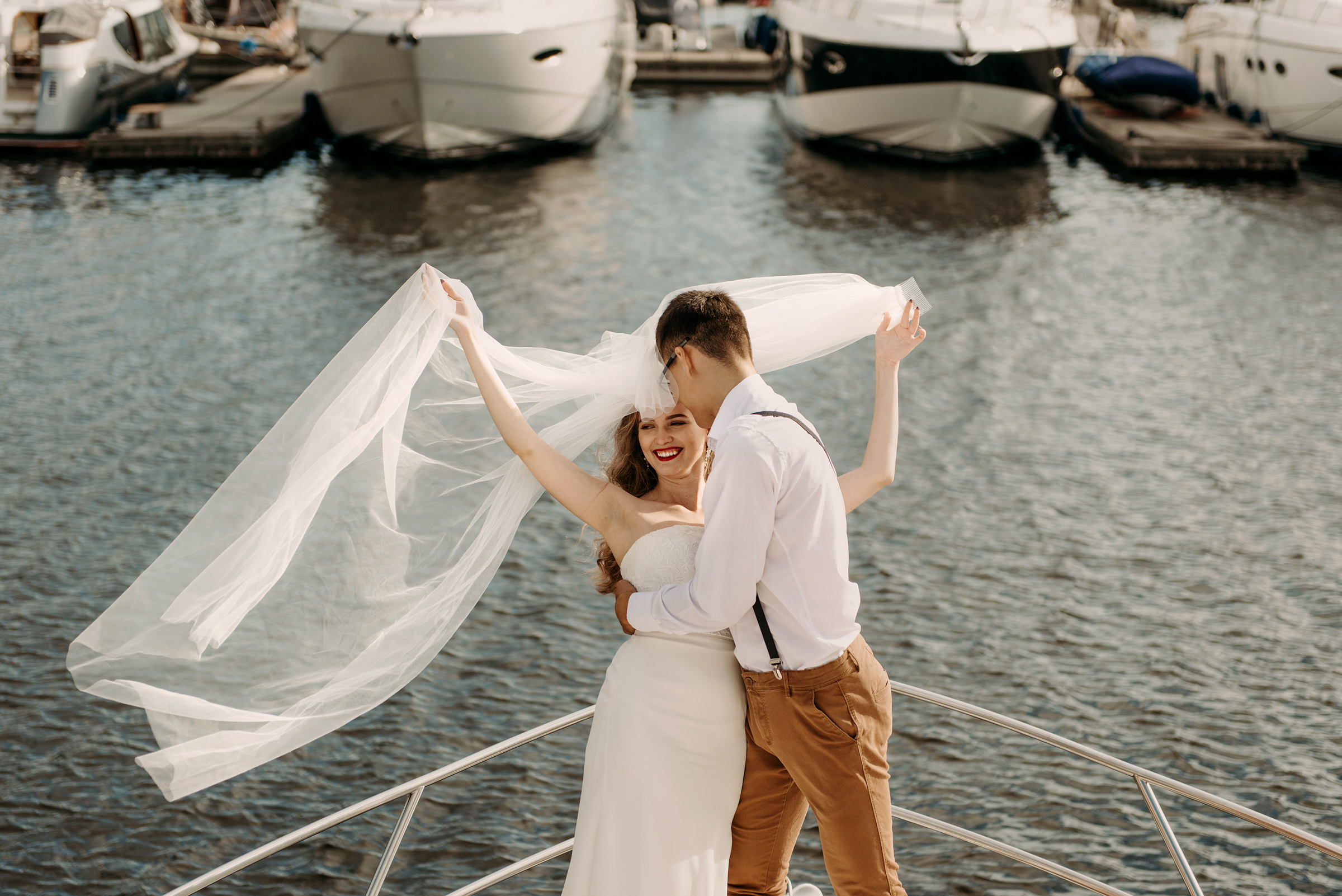 фотосъёмка лавстори на яхте, фотосессия для пар, фотосессия на яхте