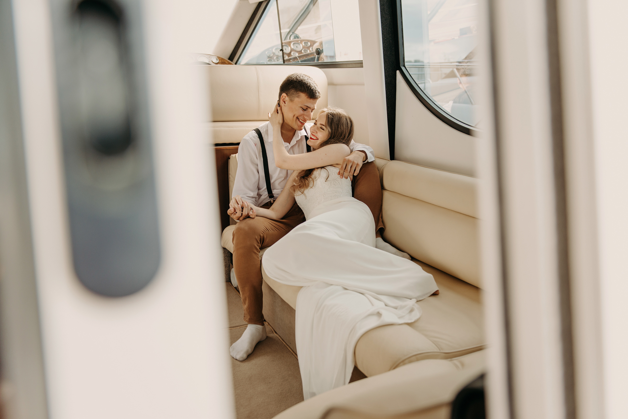 фотосъёмка лавстори на яхте, фотосессия для пар, фотосессия на яхте