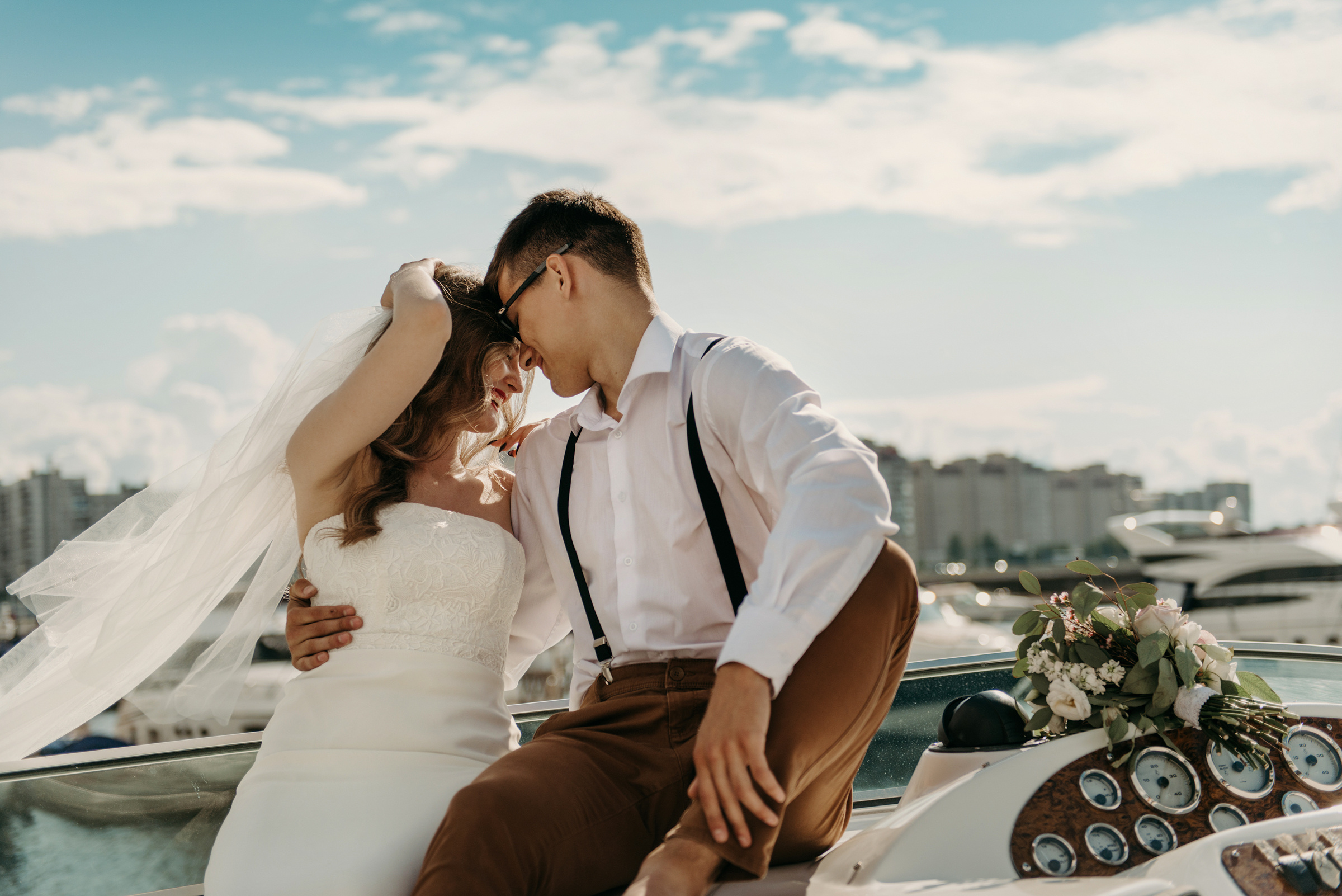фотосъёмка лавстори на яхте, фотосессия для пар, фотосессия на яхте
