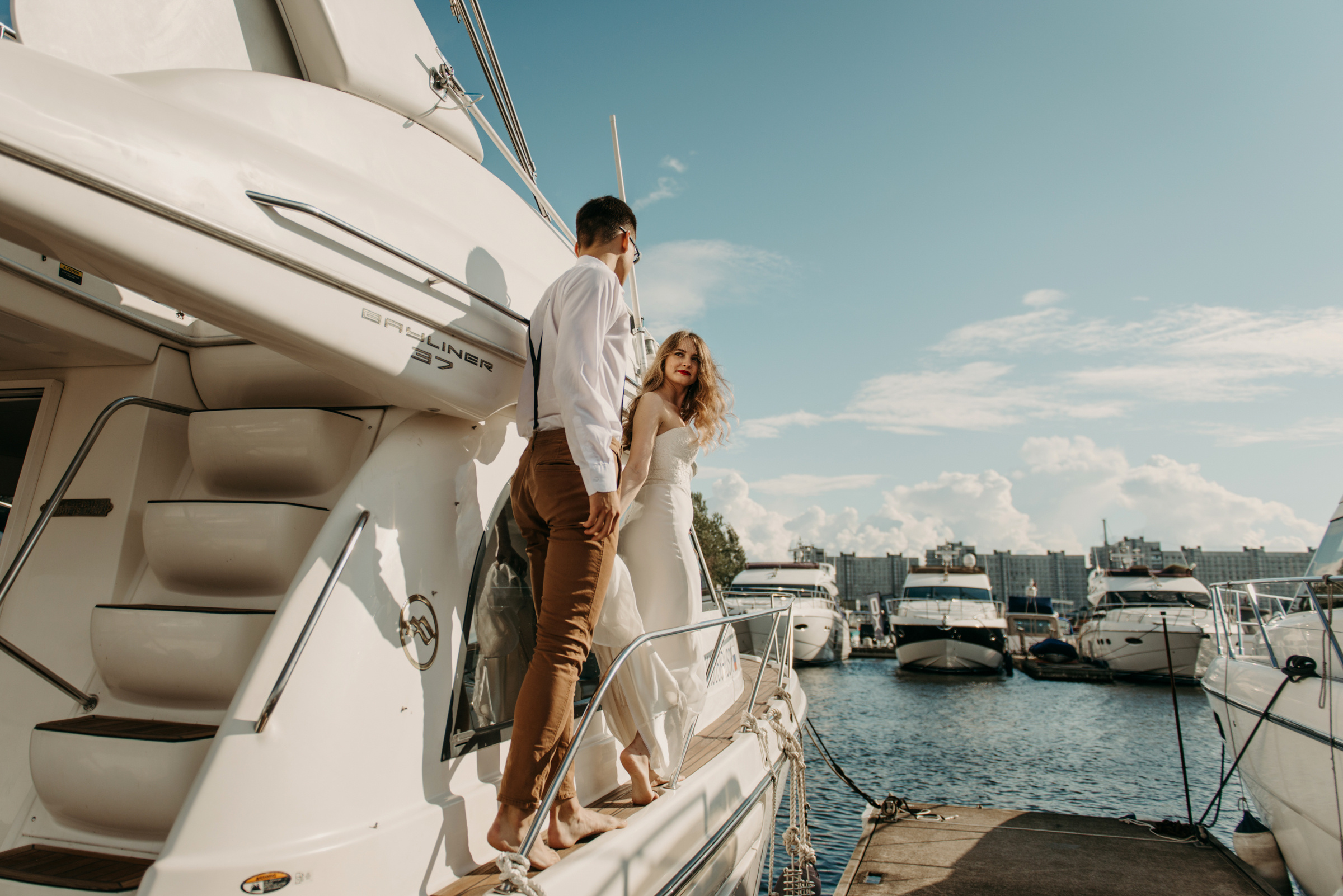 фотосъёмка лавстори на яхте, фотосессия для пар, фотосессия на яхте