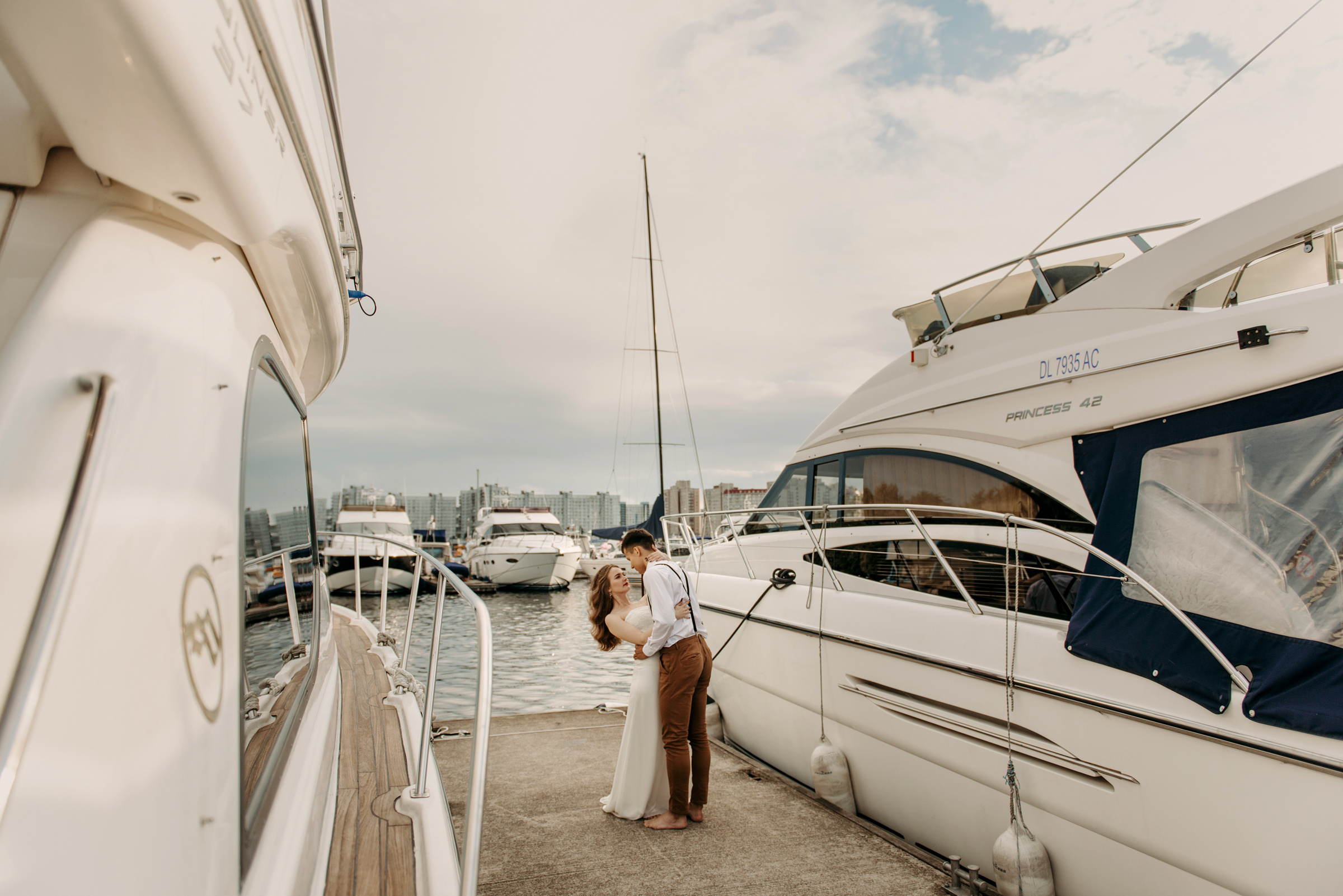 фотосъёмка лавстори на яхте, фотосессия для пар, фотосессия на яхте