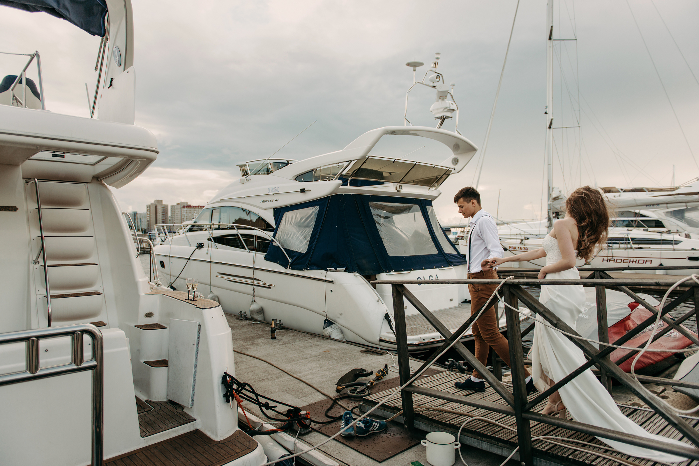 фотосъёмка лавстори на яхте, фотосессия для пар, фотосессия на яхте