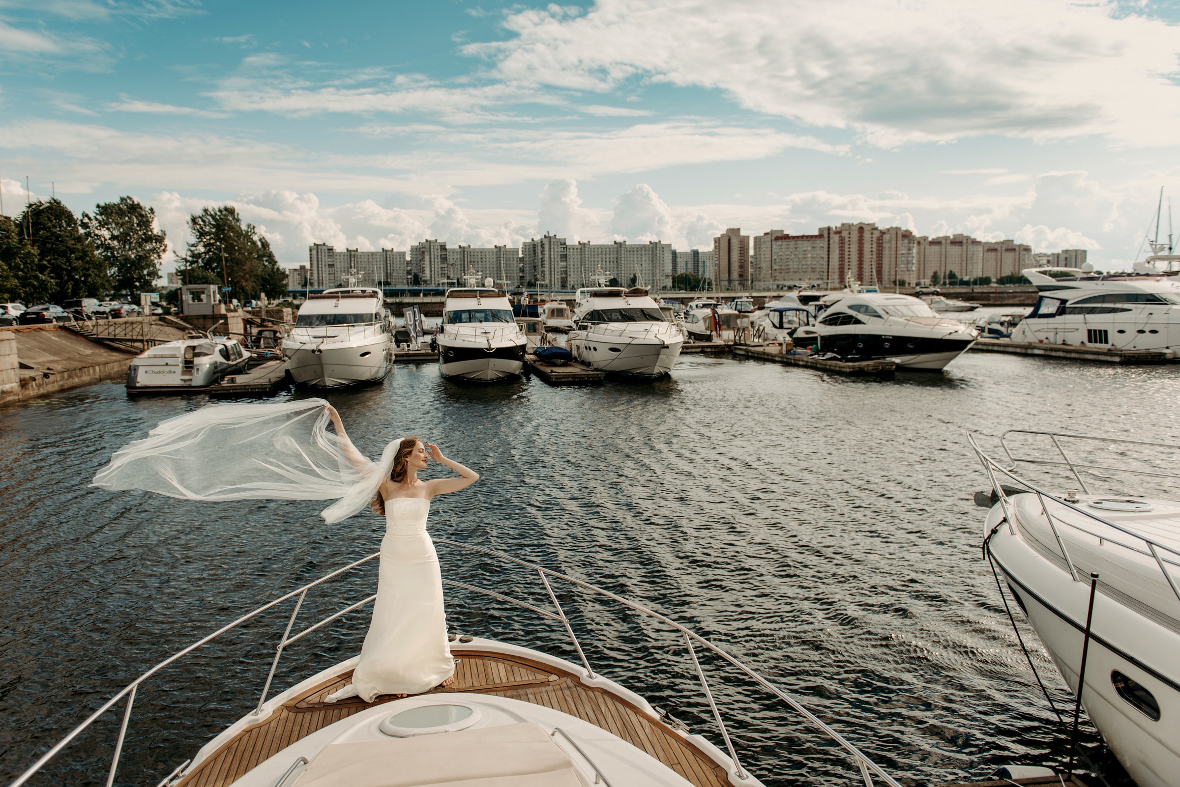 фотосъёмка лавстори на яхте, фотосессия для пар, фотосессия на яхте