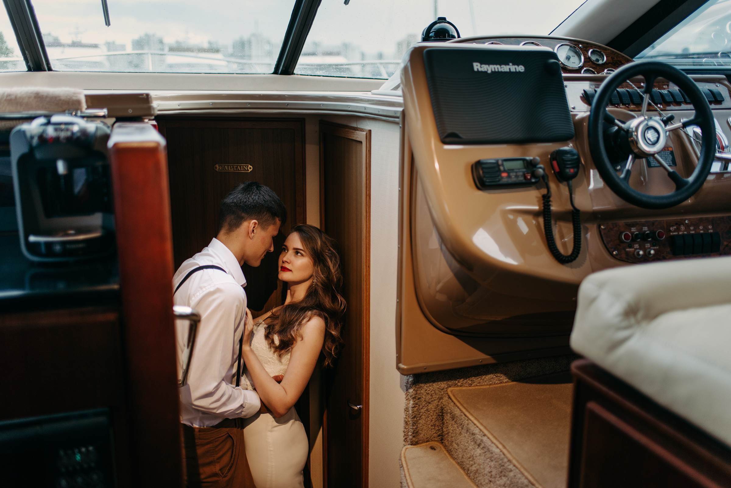 фотосъёмка лавстори на яхте, фотосессия для пар, фотосессия на яхте