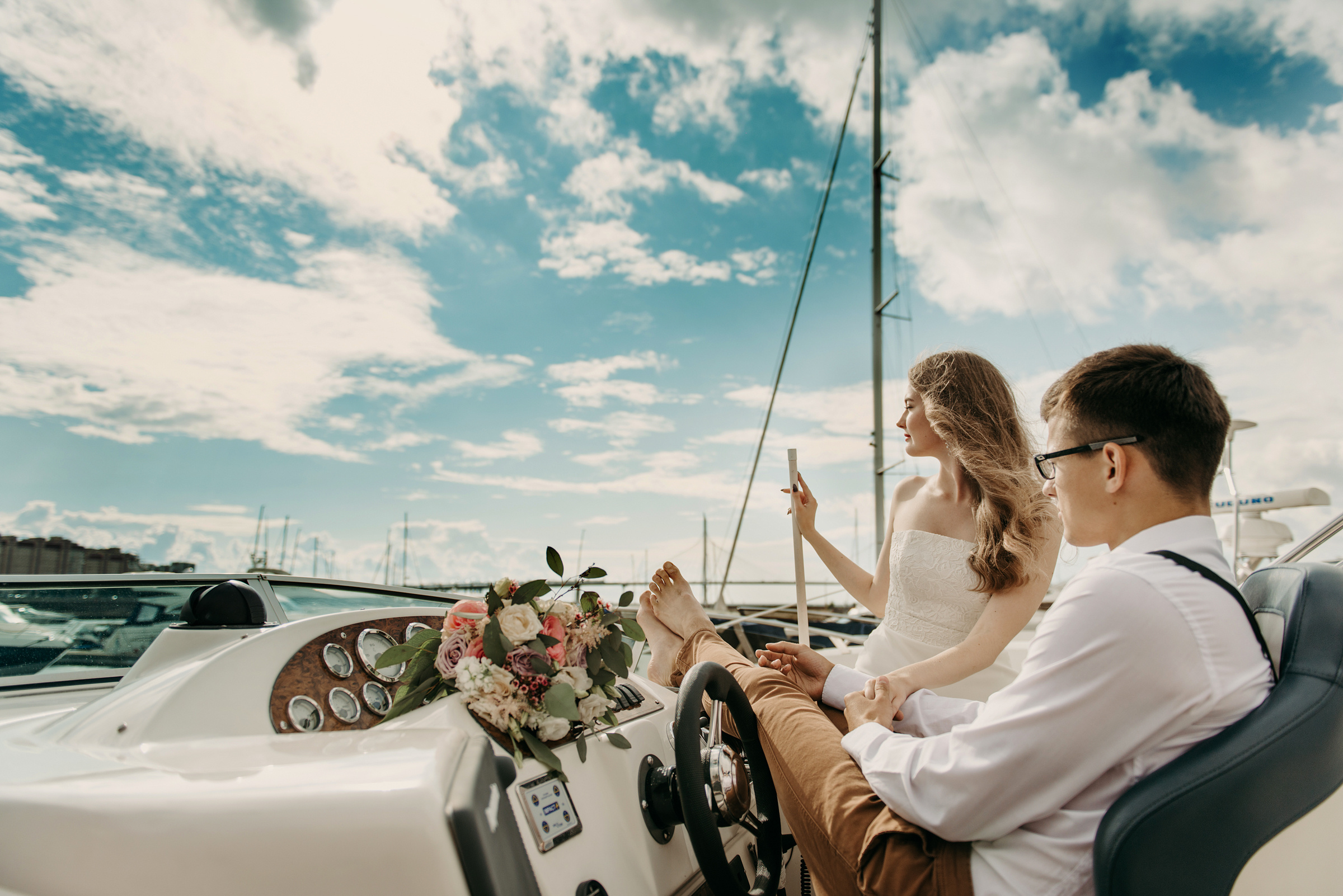 фотосъёмка лавстори на яхте, фотосессия для пар, фотосессия на яхте