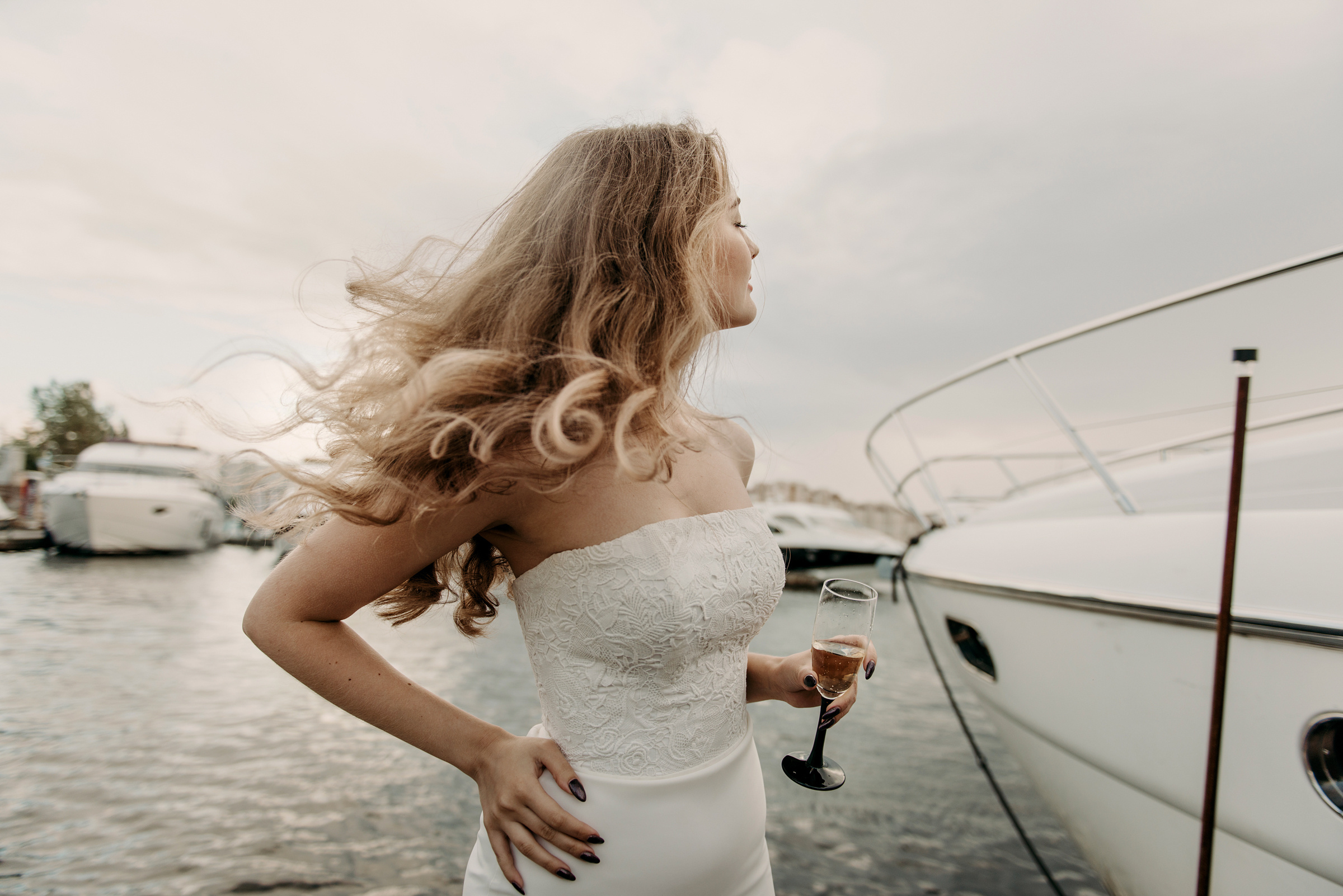 фотосъёмка лавстори на яхте, фотосессия для пар, фотосессия на яхте