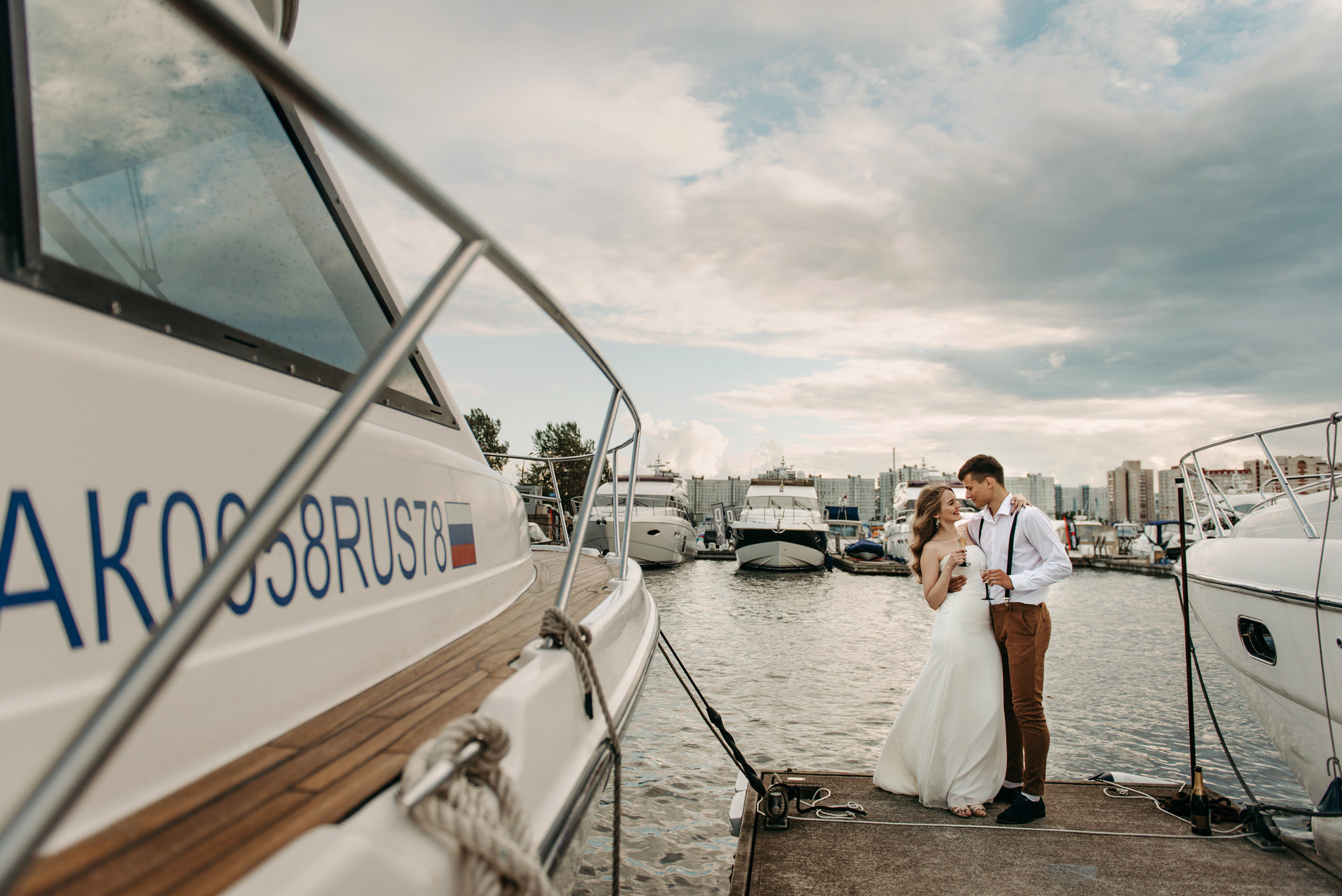 фотосъёмка лавстори на яхте, фотосессия для пар, фотосессия на яхте