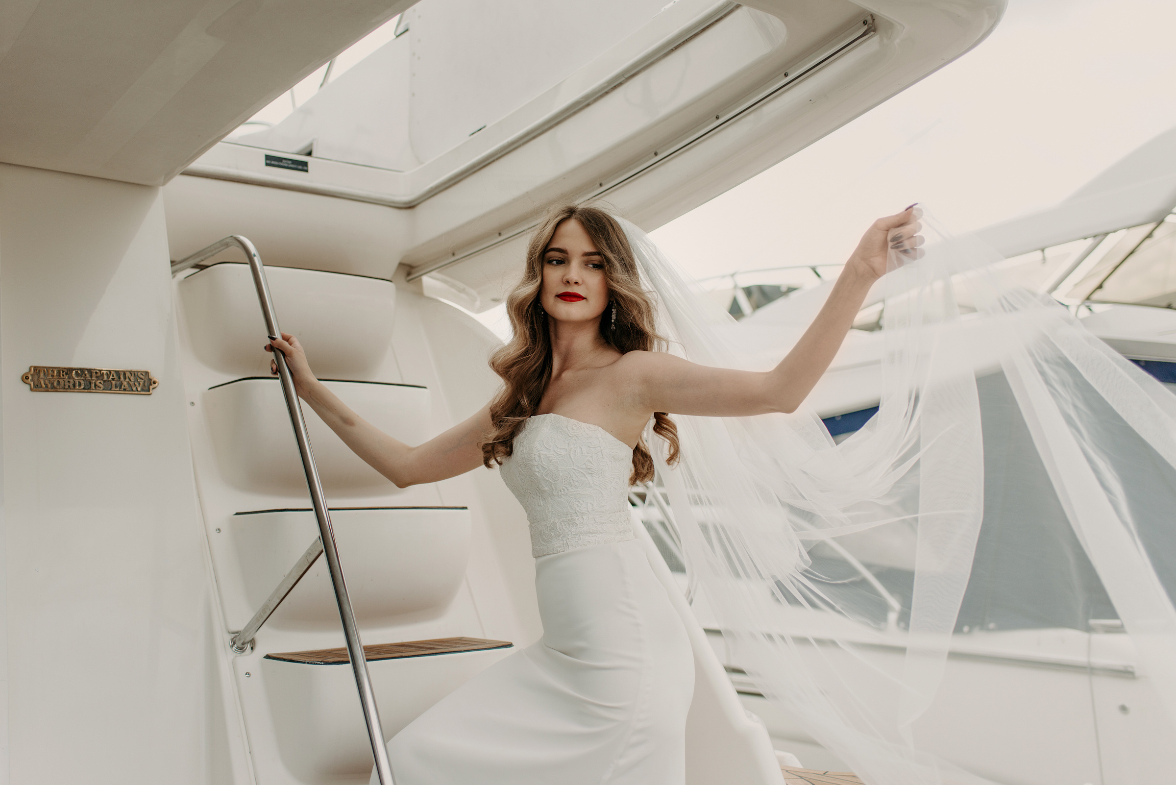 фотосъёмка лавстори на яхте, фотосессия для пар, фотосессия на яхте