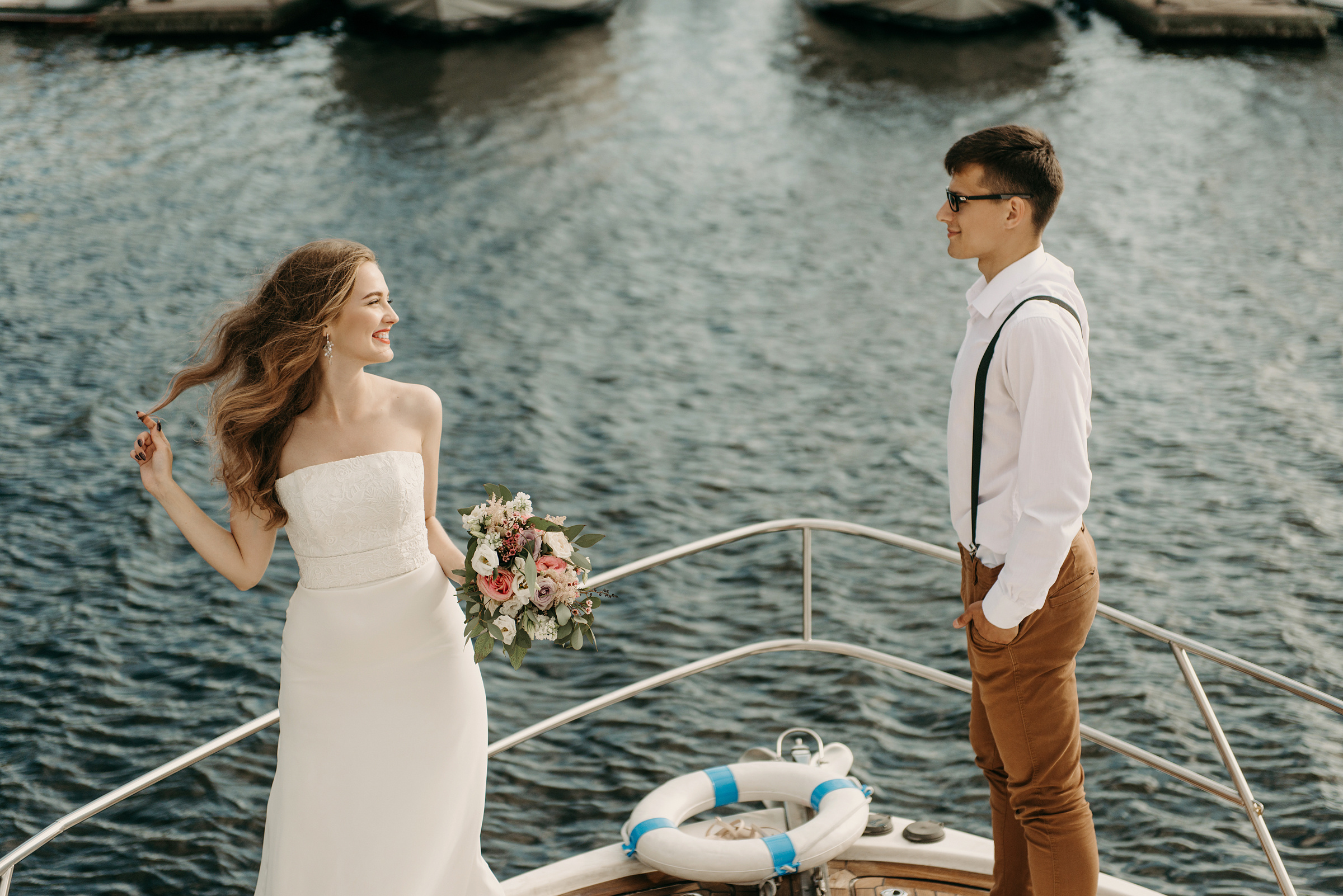 фотосъёмка лавстори на яхте, фотосессия для пар, фотосессия на яхте