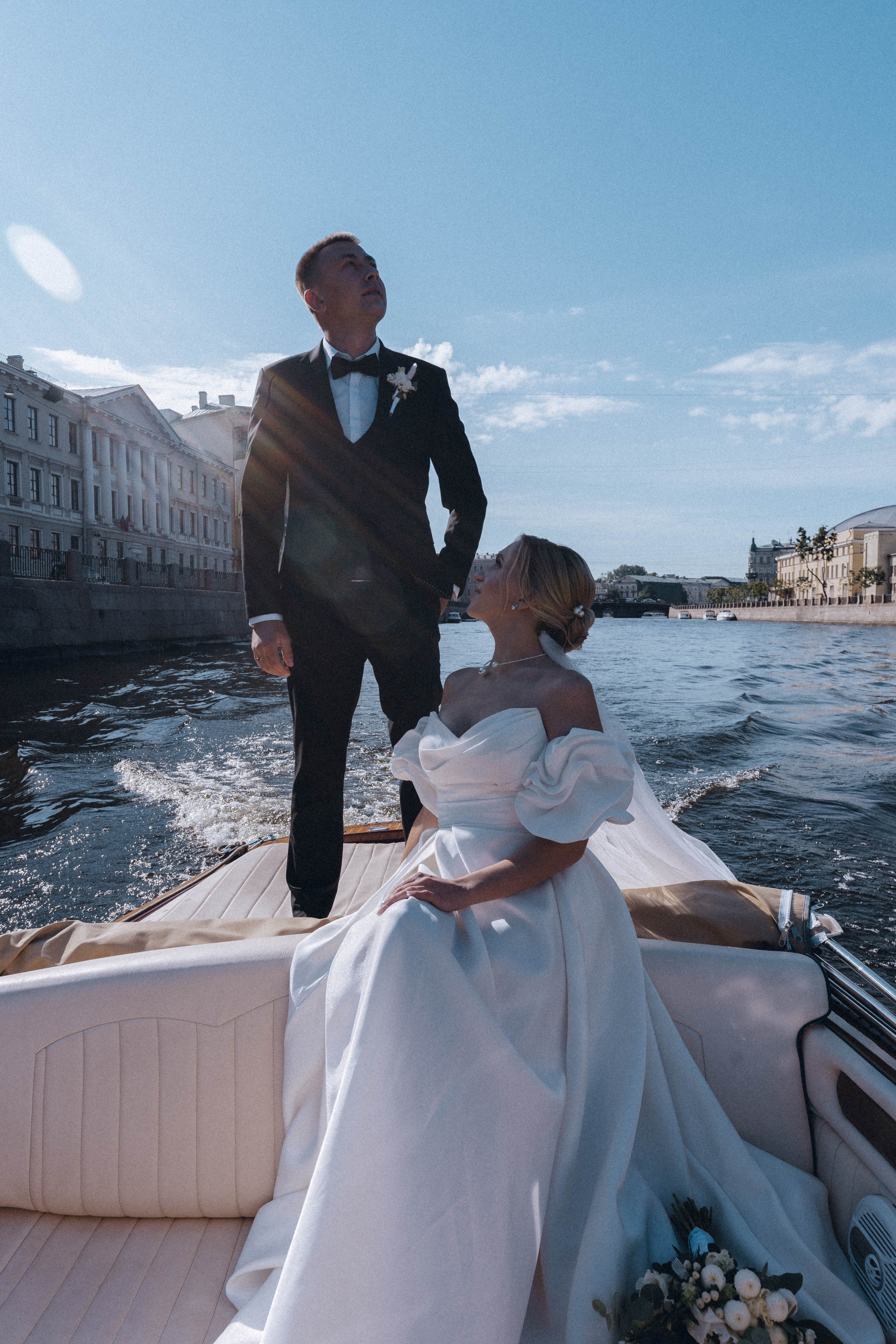 СВАДЕНБНАЯ СЬЕМКА НА КАТЕРЕ ПО КАНАЛАМ САНКТ-ПЕТЕРБУРГА И В АКВАТОРИИ НЕВЫ. Профессиональный фотограф, Санкт-Петербург — Виктория Богомолова