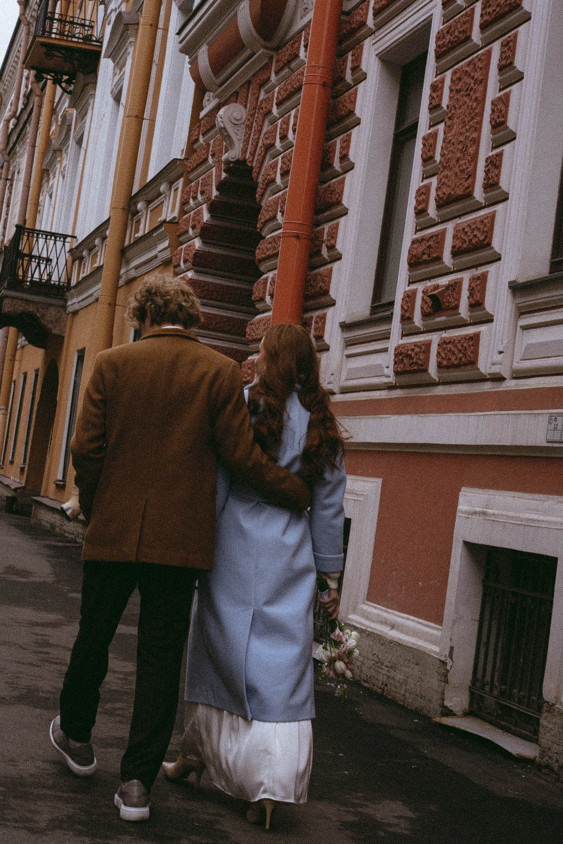 СВАДЕБНАЯ СЬЕМКА В ОТЕЛЕ. СБОРЫ ЖЕНИХА И НЕВЕСТЫ И ТАКЖЕ ТОР И ПОДГОТОВКА К ПРОГУЛКЕ И ПРОГУЛКА ПО ПЕТРОГРАДКЕ. Профессиональный фотограф, Санкт-Петербург — Виктория Богомолова