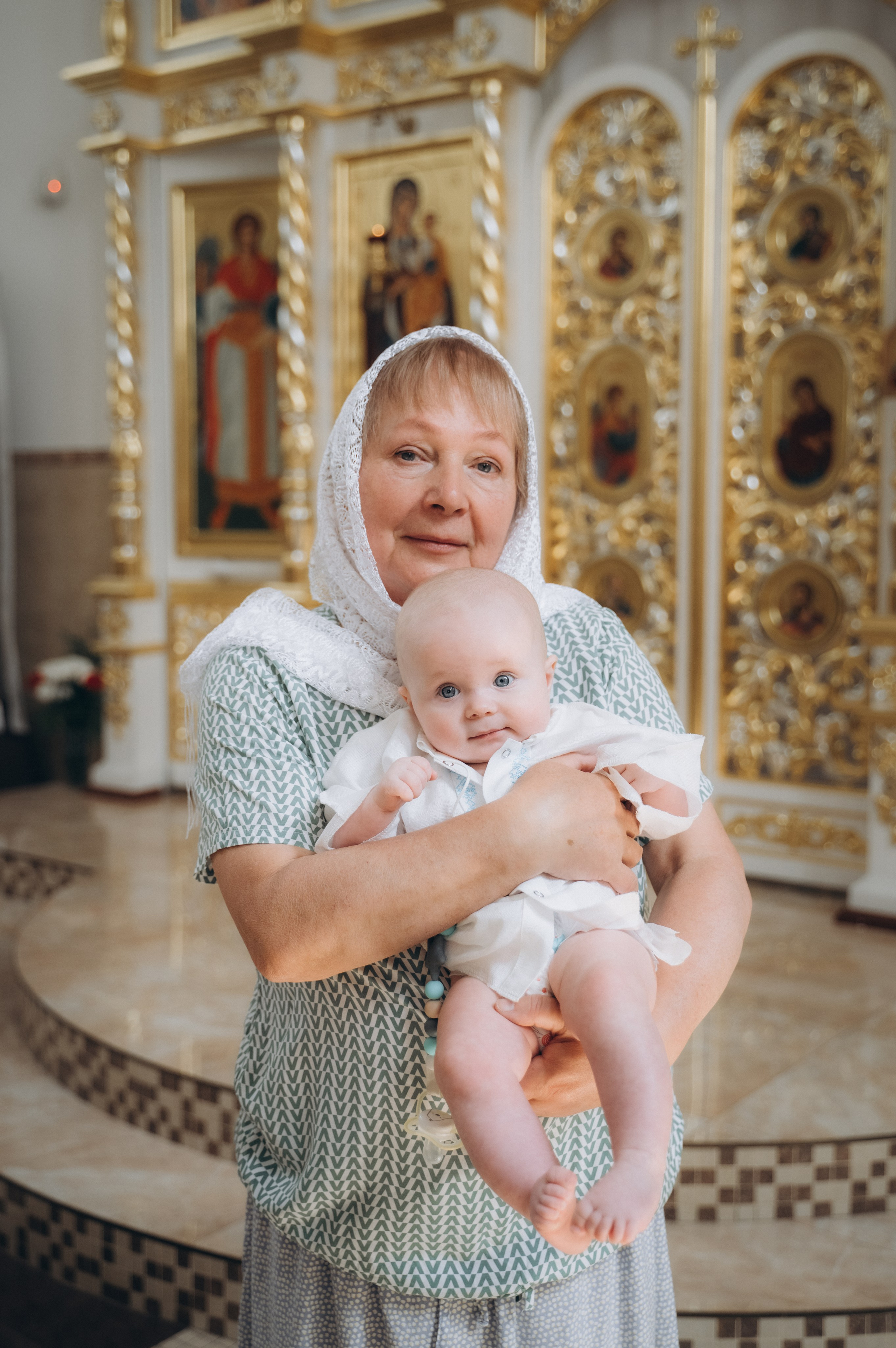 Крещение Корнелии (ХРАМ СВЯТИТЕЛЯ ЛУКИ КРЫМСКОГО). Семейный фотограф в Минске Дарья Дреко