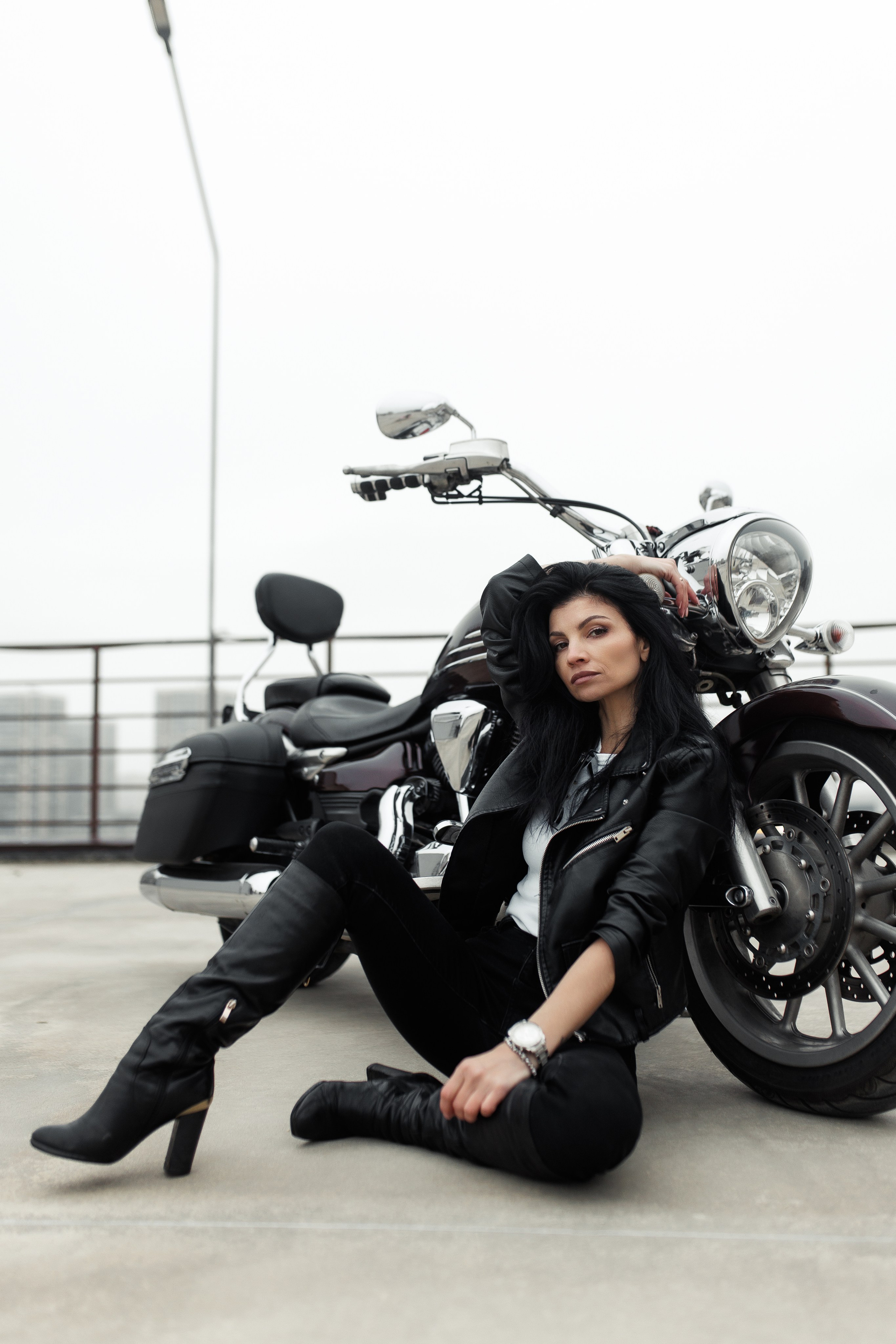 На крыше с мото