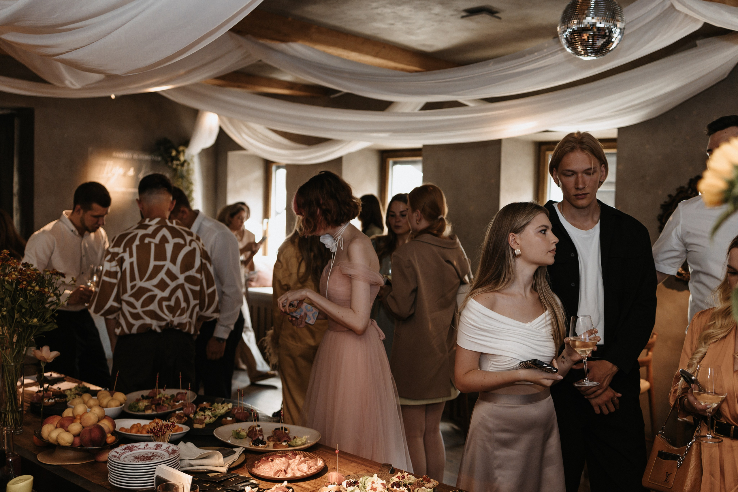 Илья и Ксюша (2024). Свадебный и семейный фотограф в Москве Яна Шувалова