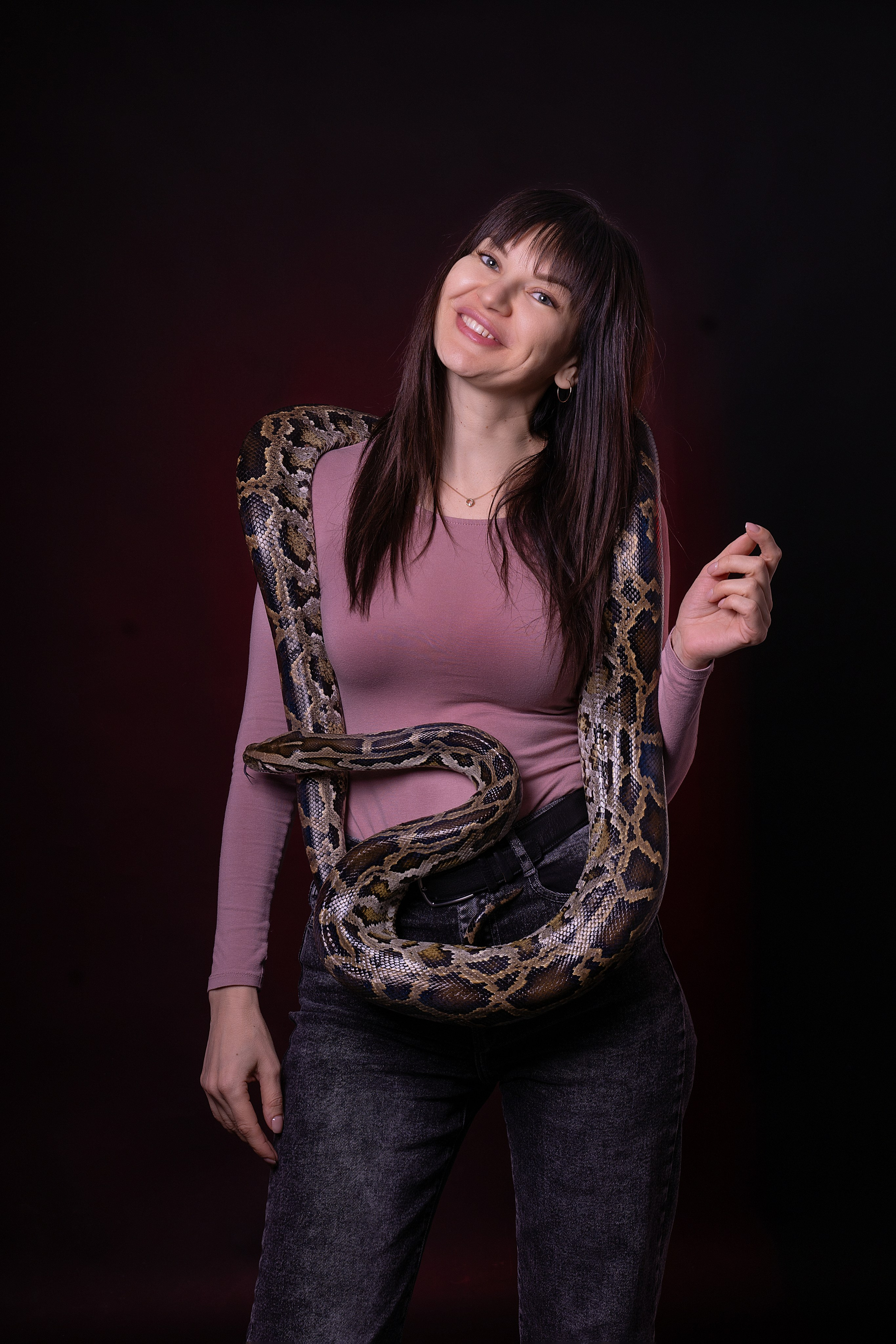 Сьемка с живым питоном. Главная