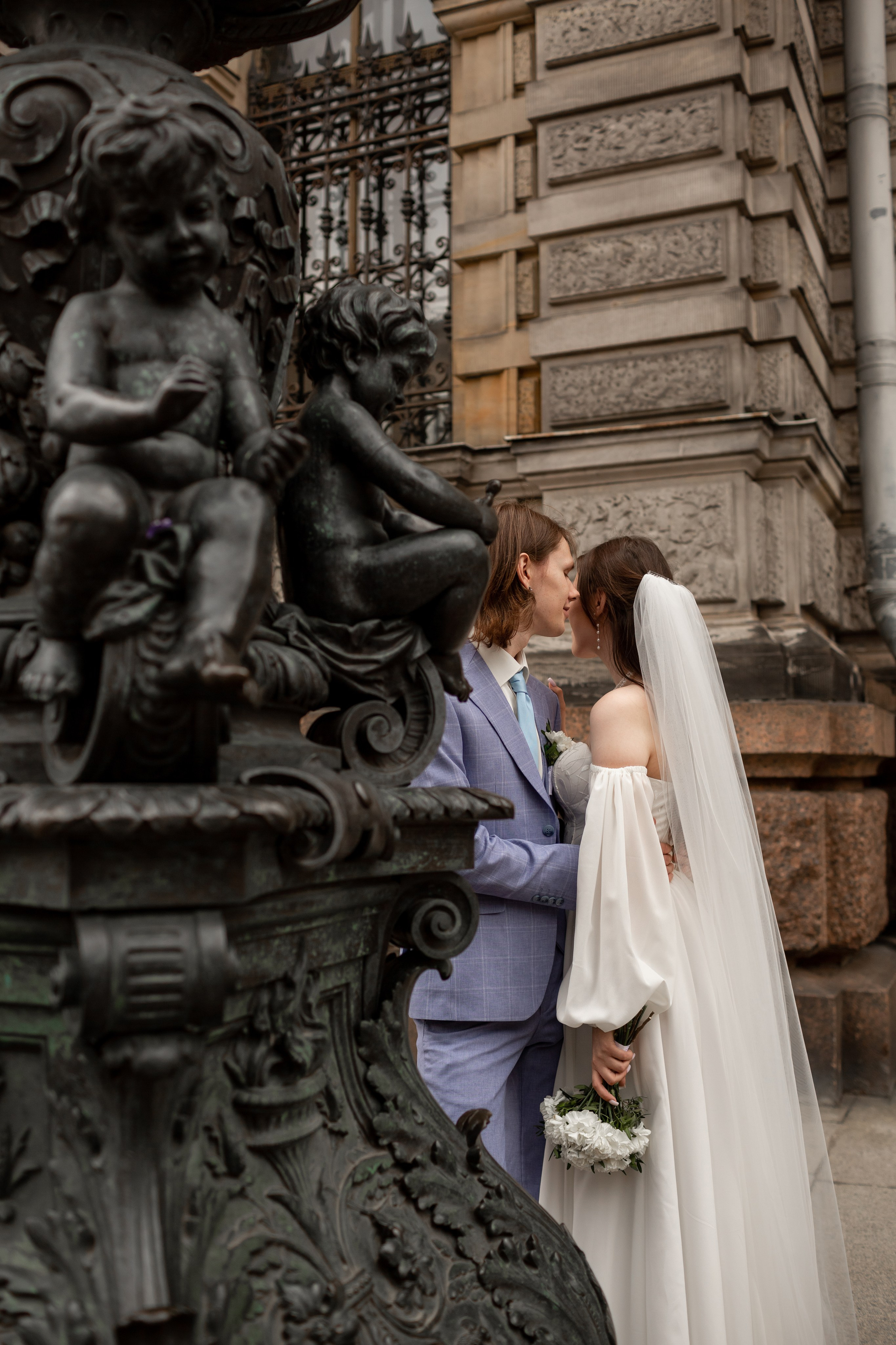 Свадебная фотосессия во Дворце на Фурштатской. Свадебный фотограф Кирилл Белый