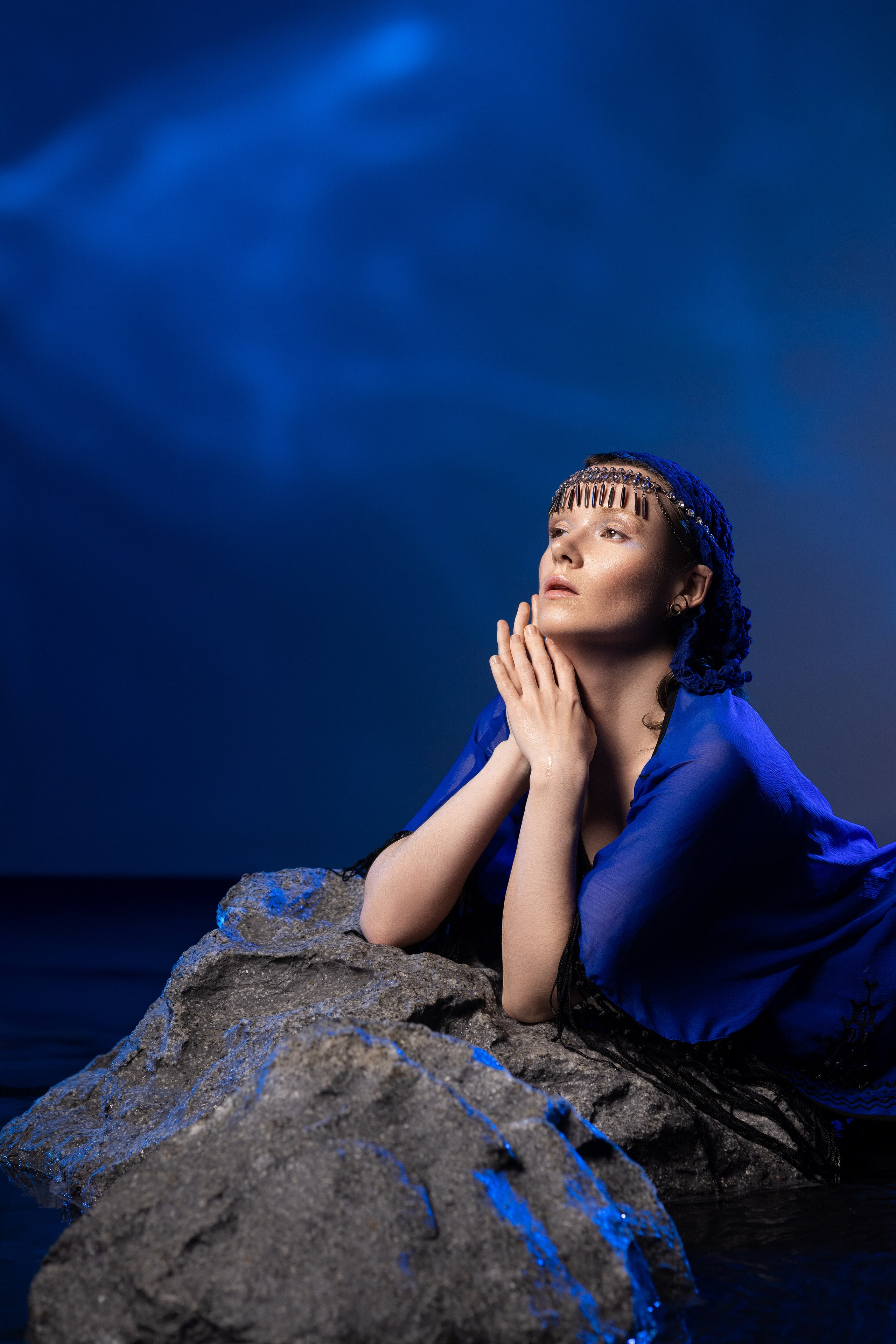 Цветной свет и фигуры. Фотограф Минск