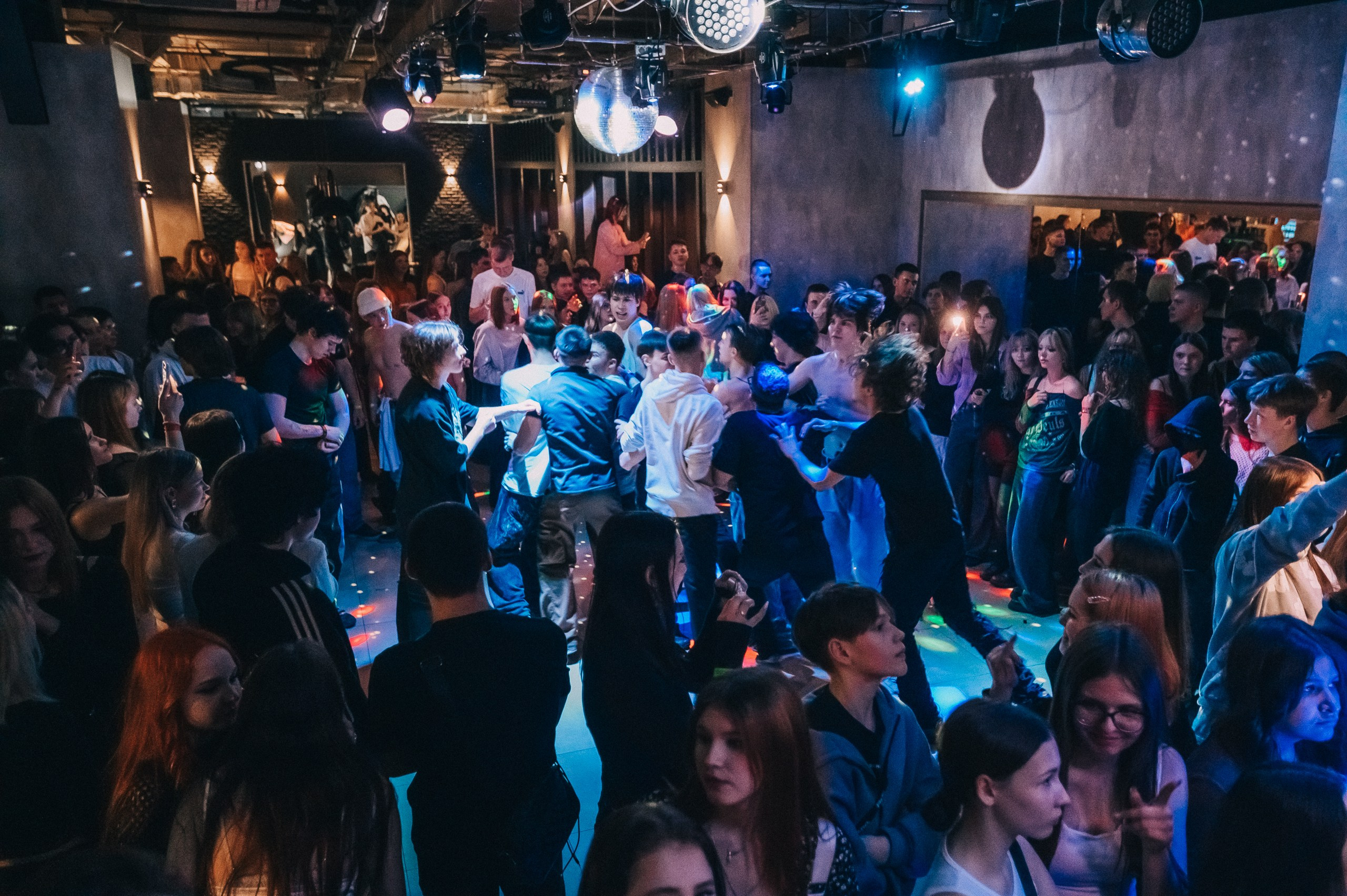 8 MARCH WOMENS DAY PARTY. Фотограф в Кемерово Владислав Шульц