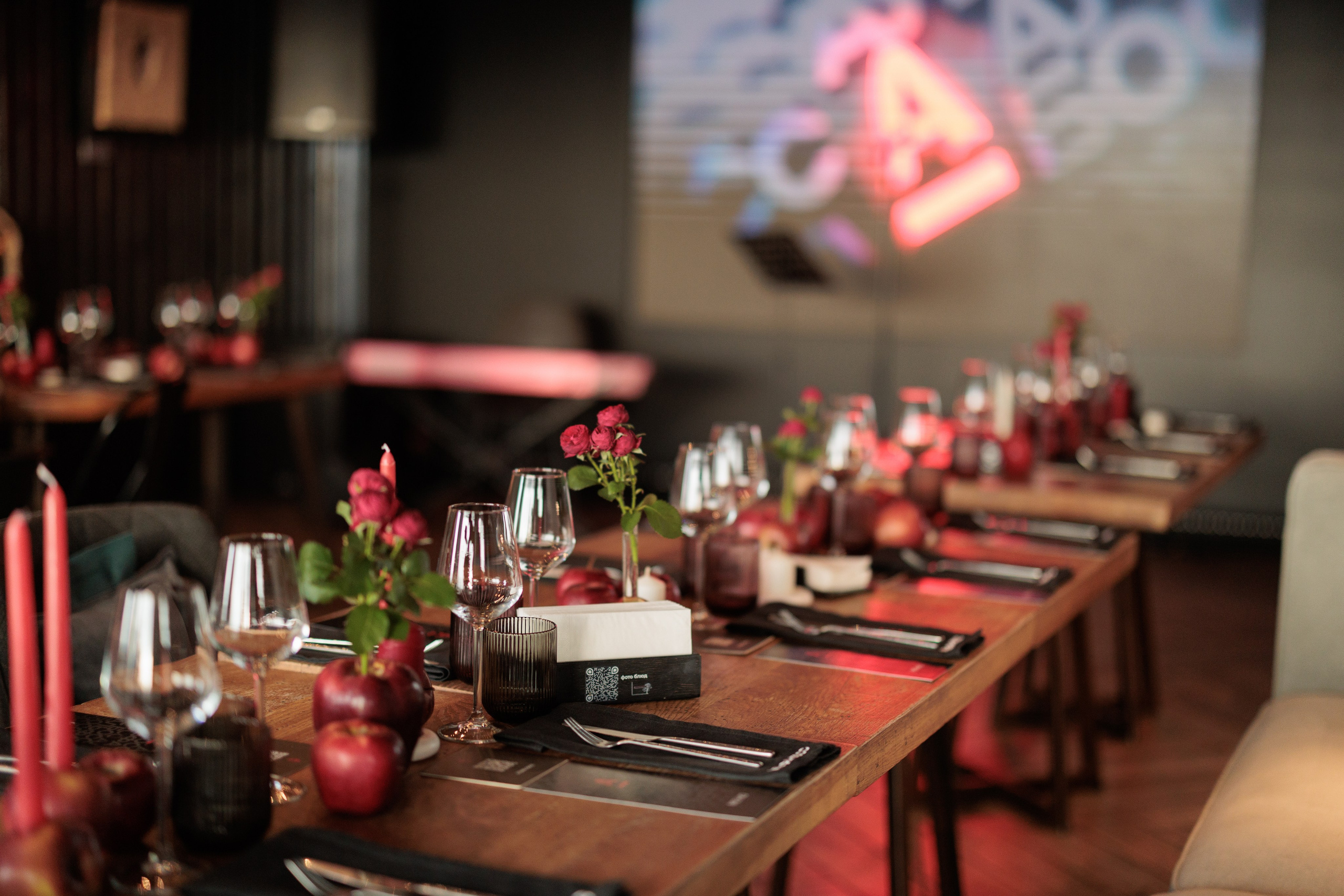 Альфа Босс — дегустация деловых идей. Контент для бизнеса в Екатеринбурге Полдень Медиа