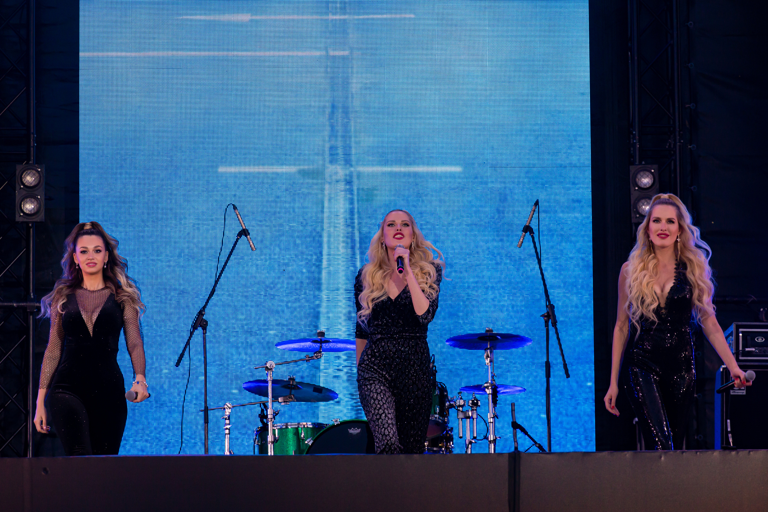 Фоторепортаж Queens на фестивале Live&Drive в Лужниках 25 июля 2020