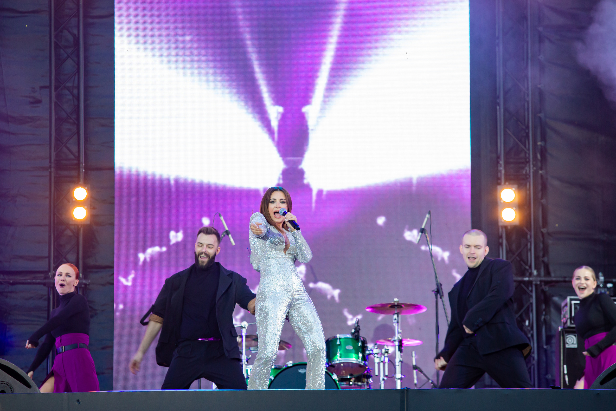 Фоторепортаж Ани Лорак на фестивале Live&Drive в Лужниках 25 июля 2020