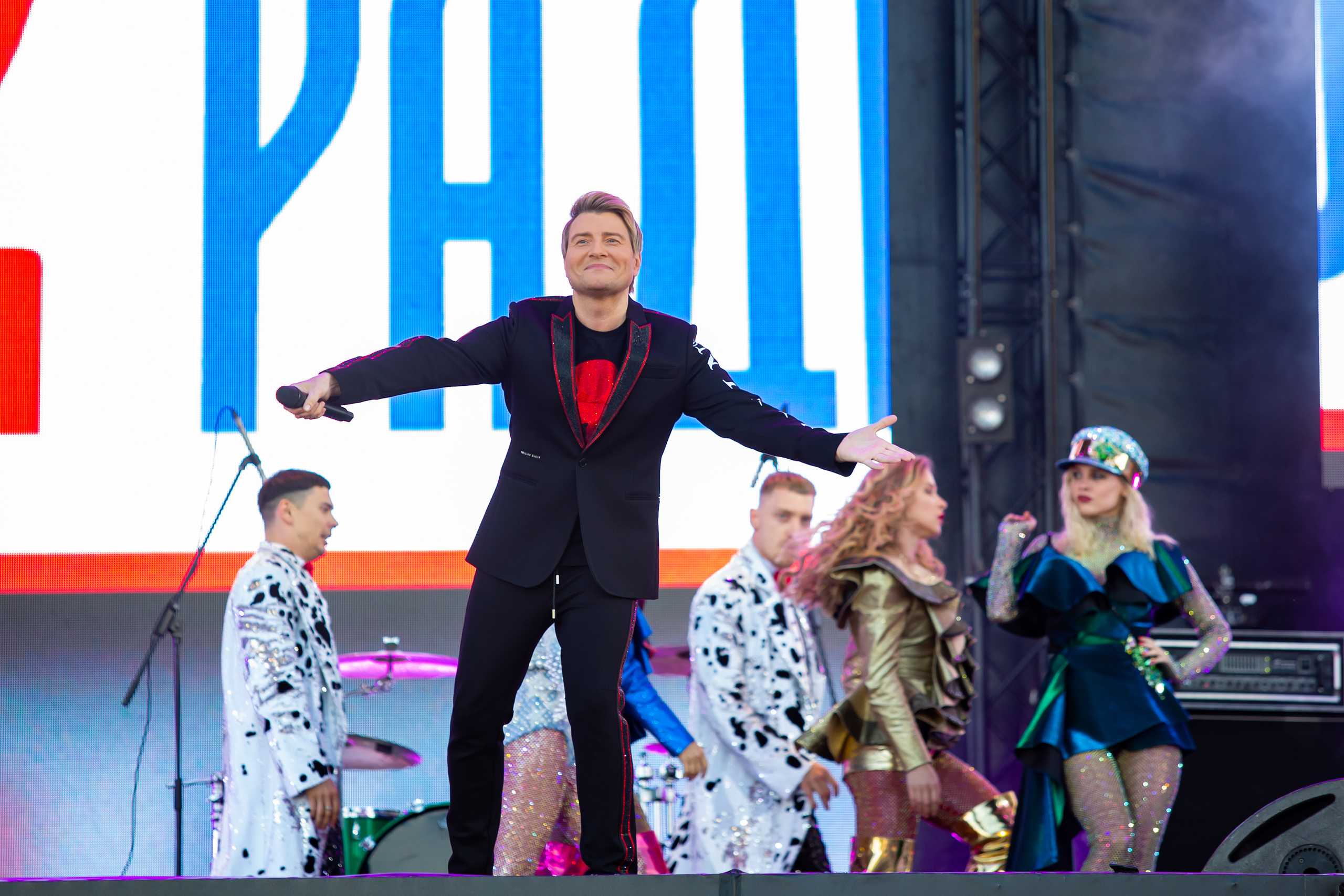 Фоторепортаж Николай Басков на фестивале Live&Drive в Лужниках 25 июля 2020