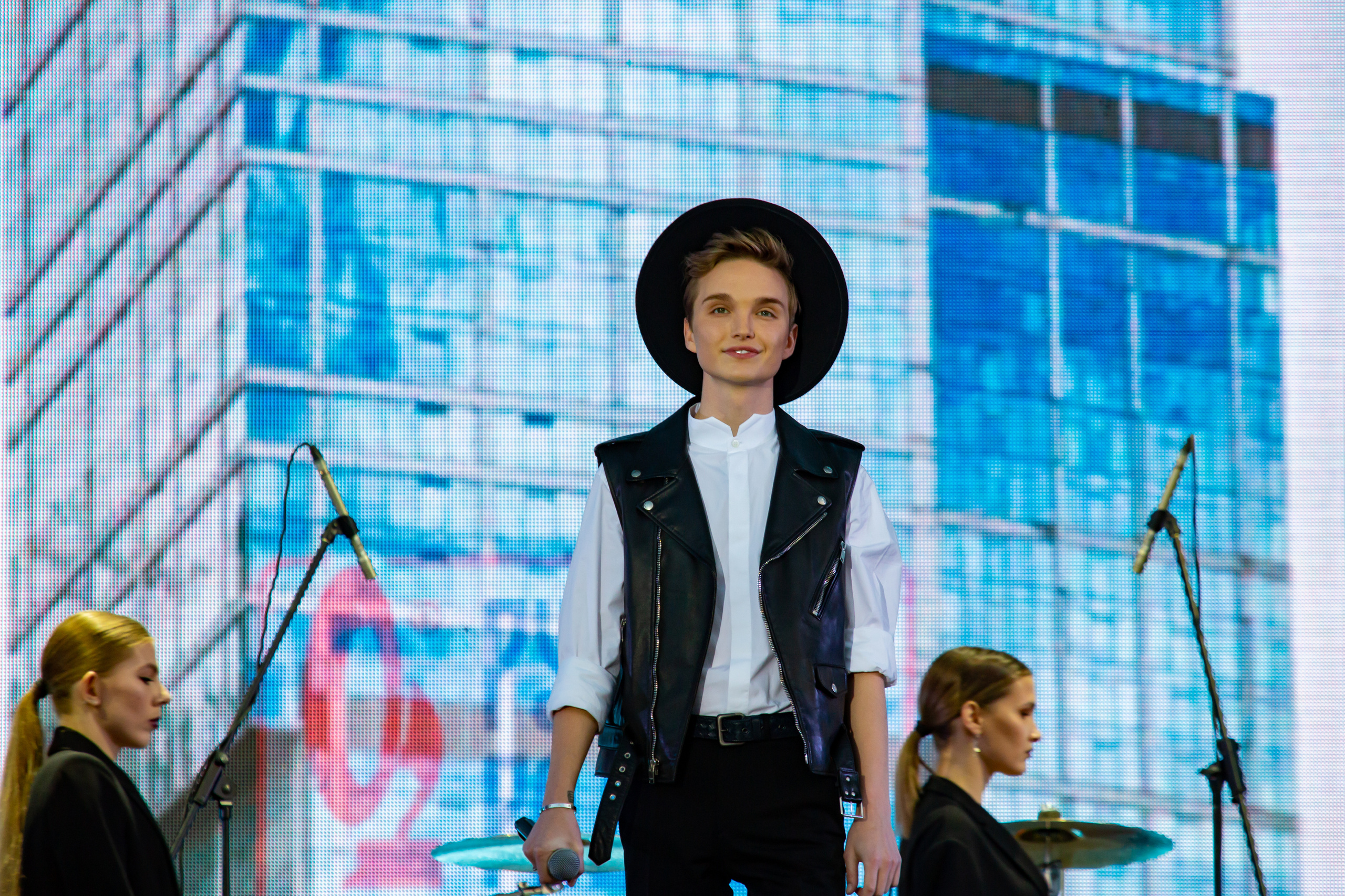 Фоторепортаж Mark Ovski на фестивале Live&Drive в Лужниках 25 июля 2020