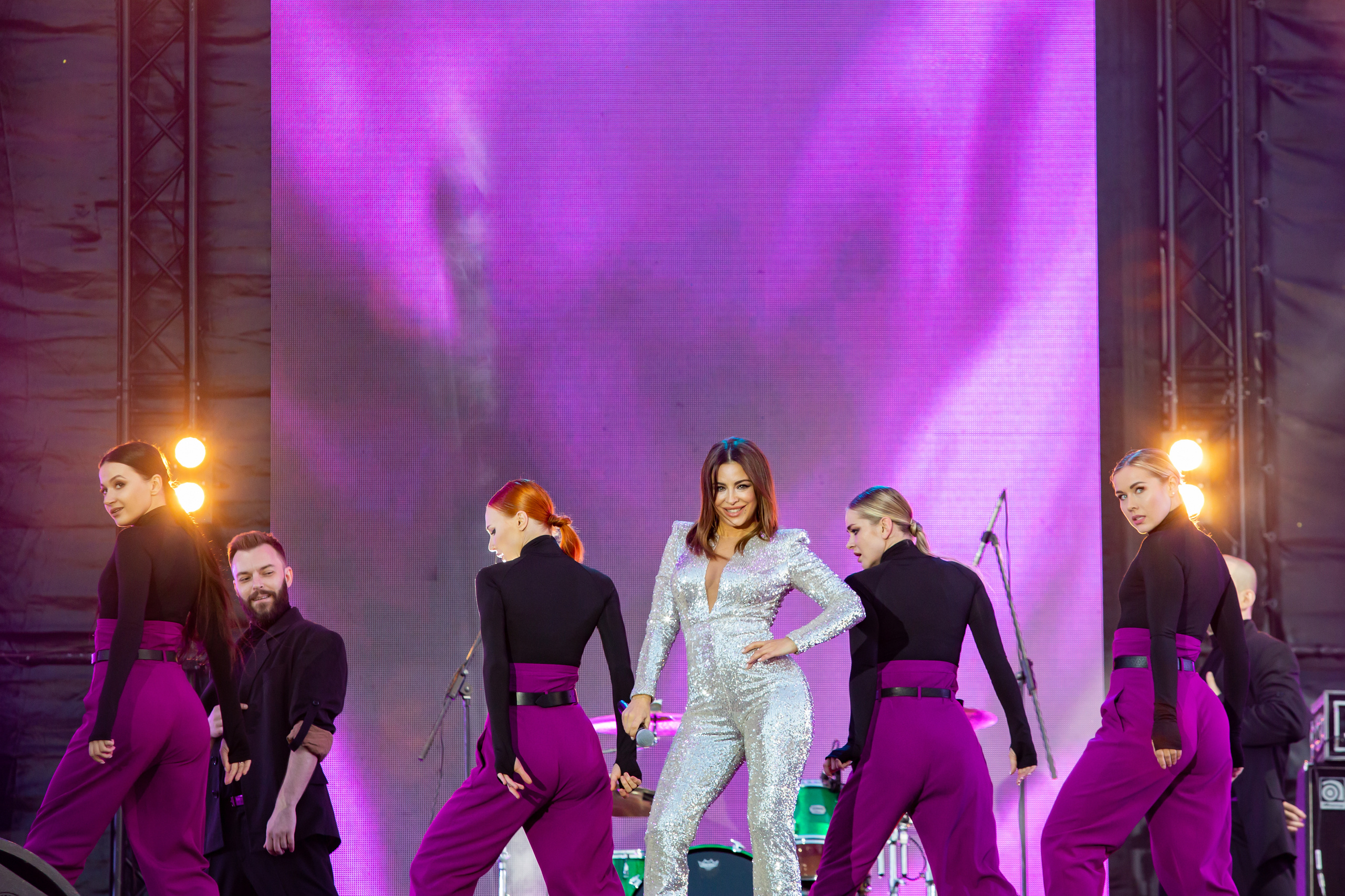 Фоторепортаж Ани Лорак на фестивале Live&Drive в Лужниках 25 июля 2020