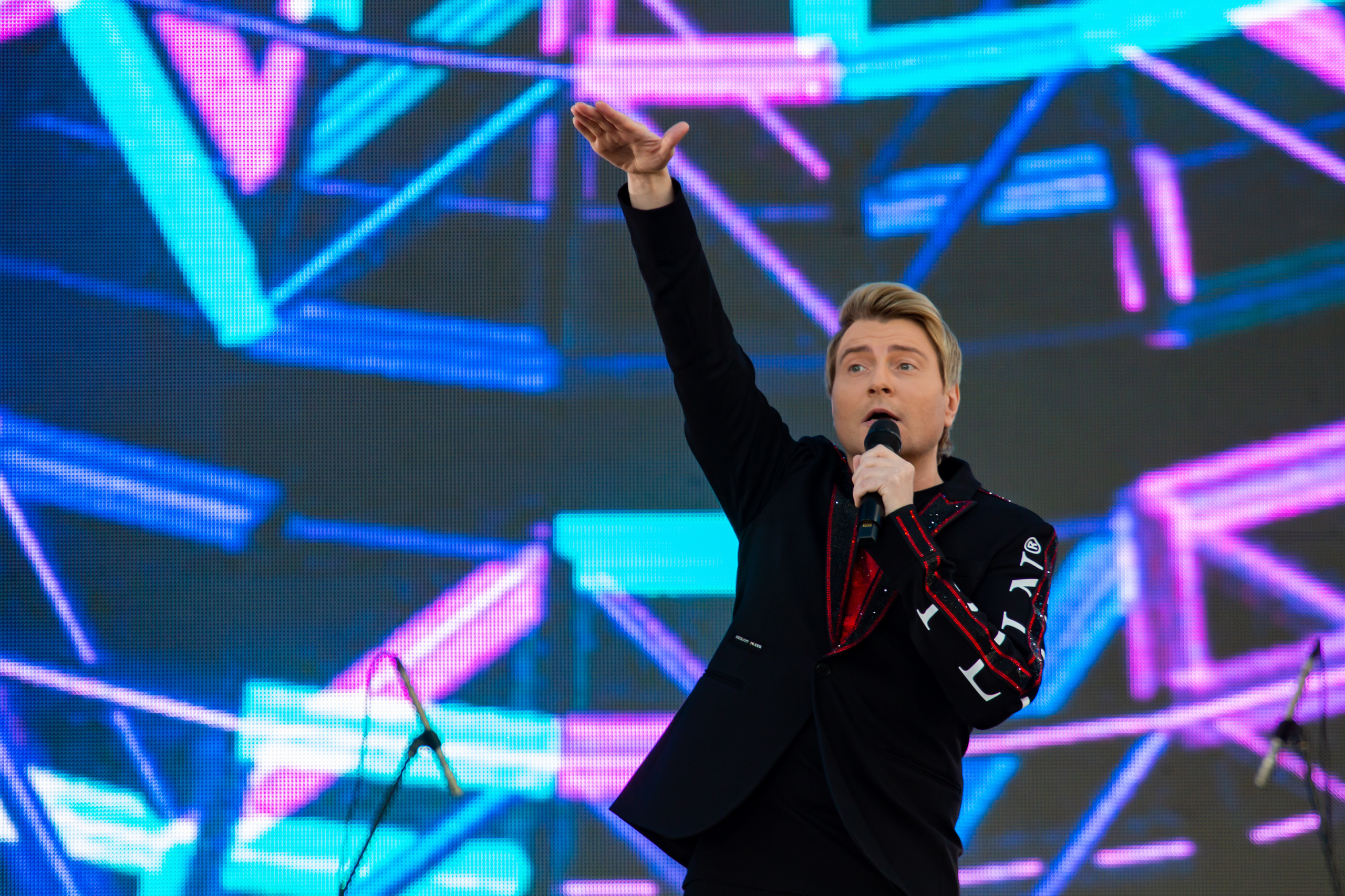 Фоторепортаж Николай Басков на фестивале Live&Drive в Лужниках 25 июля 2020