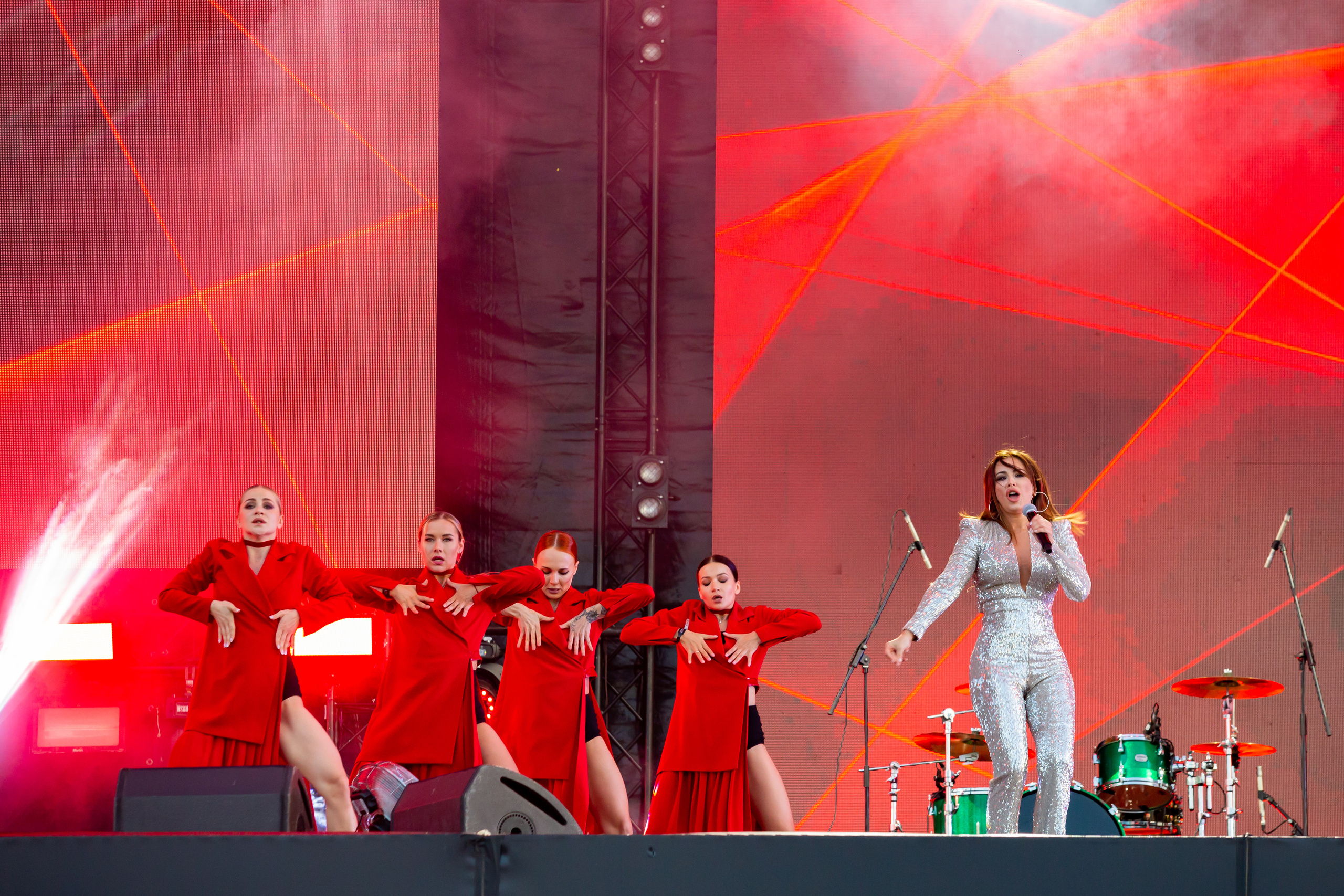 Фоторепортаж Ани Лорак на фестивале Live&Drive в Лужниках 25 июля 2020