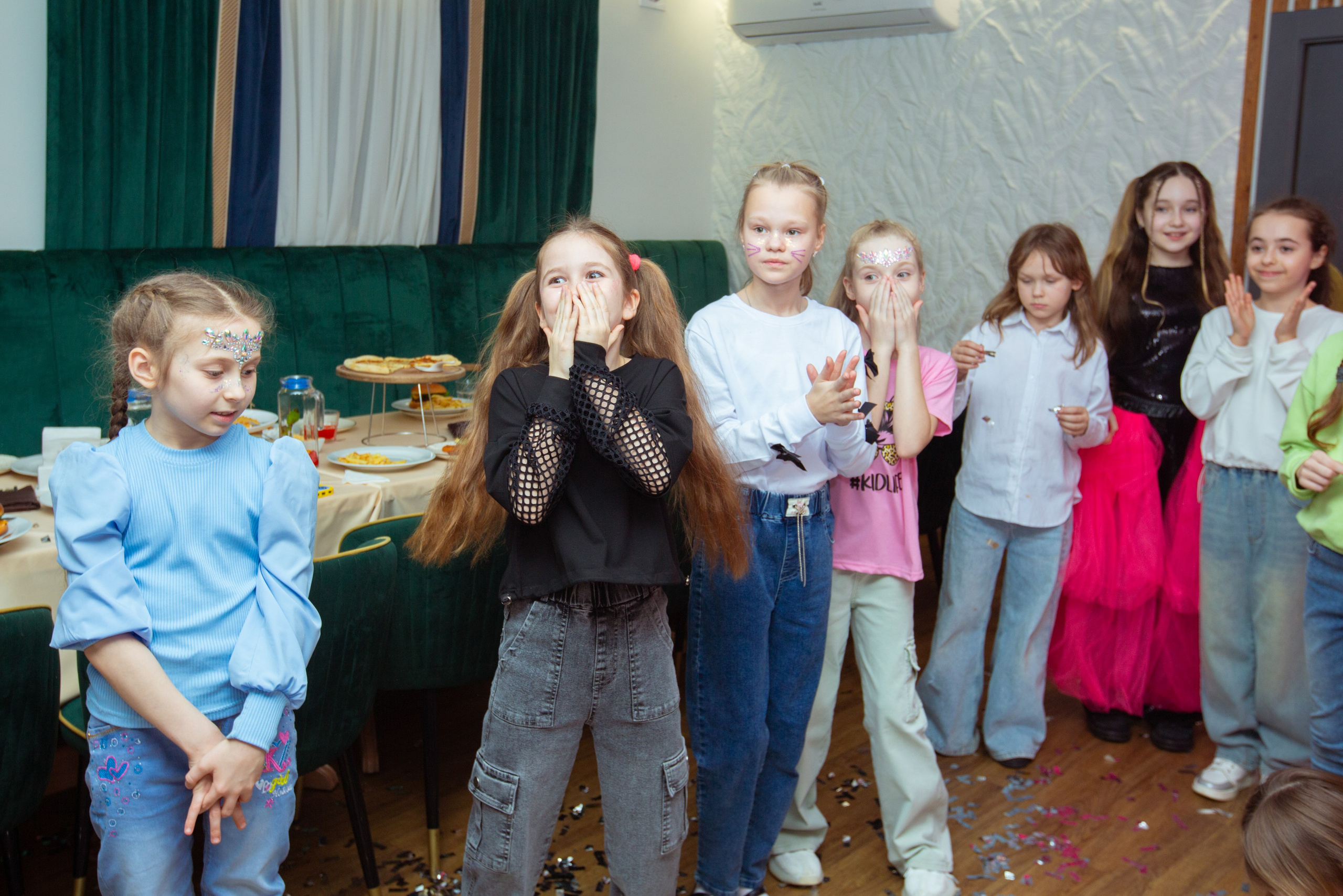 День рождения Ульяны. Фотограф Антонина Свешникова. ВЫПУСКНЫЕ ФОТОКНИГИ для детских садов и школ. Москва, Владимир