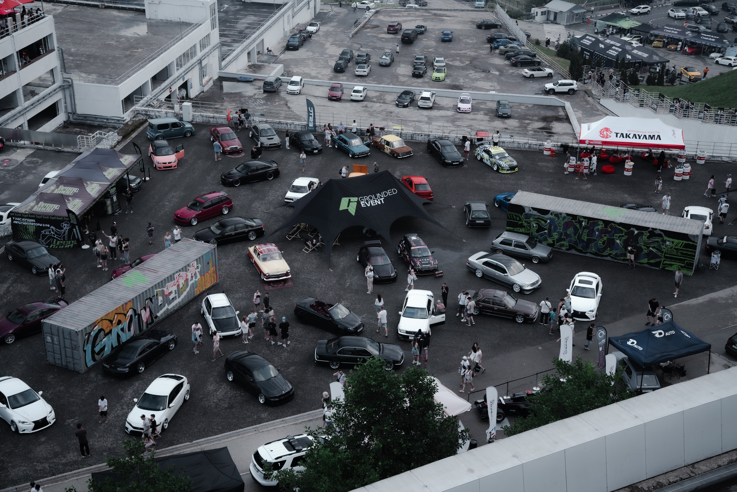 //GROUNDED2025. Автомобильный фотограф