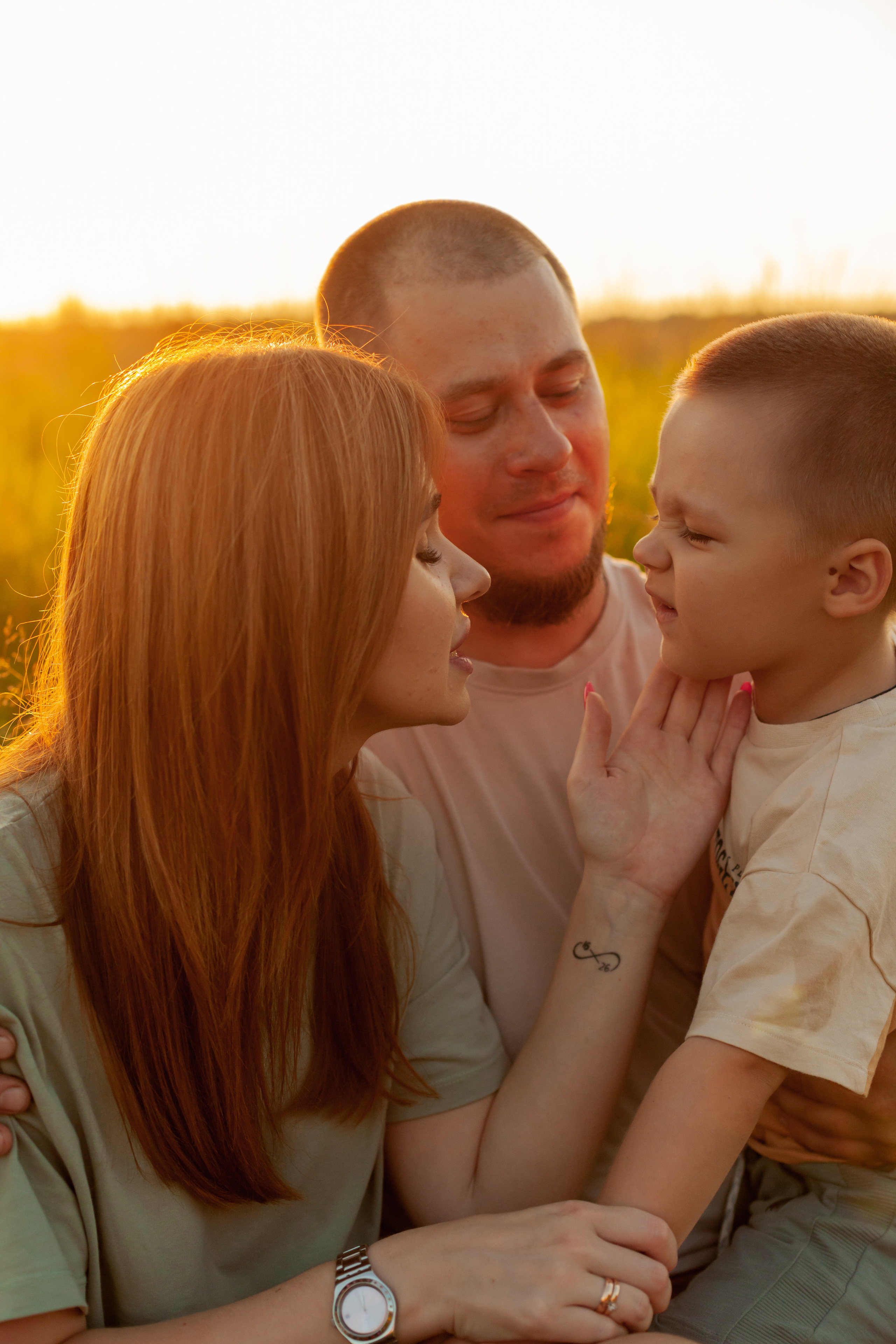 Встречая закат. Семейный фотограф Тюмень Ксения Дереглазова