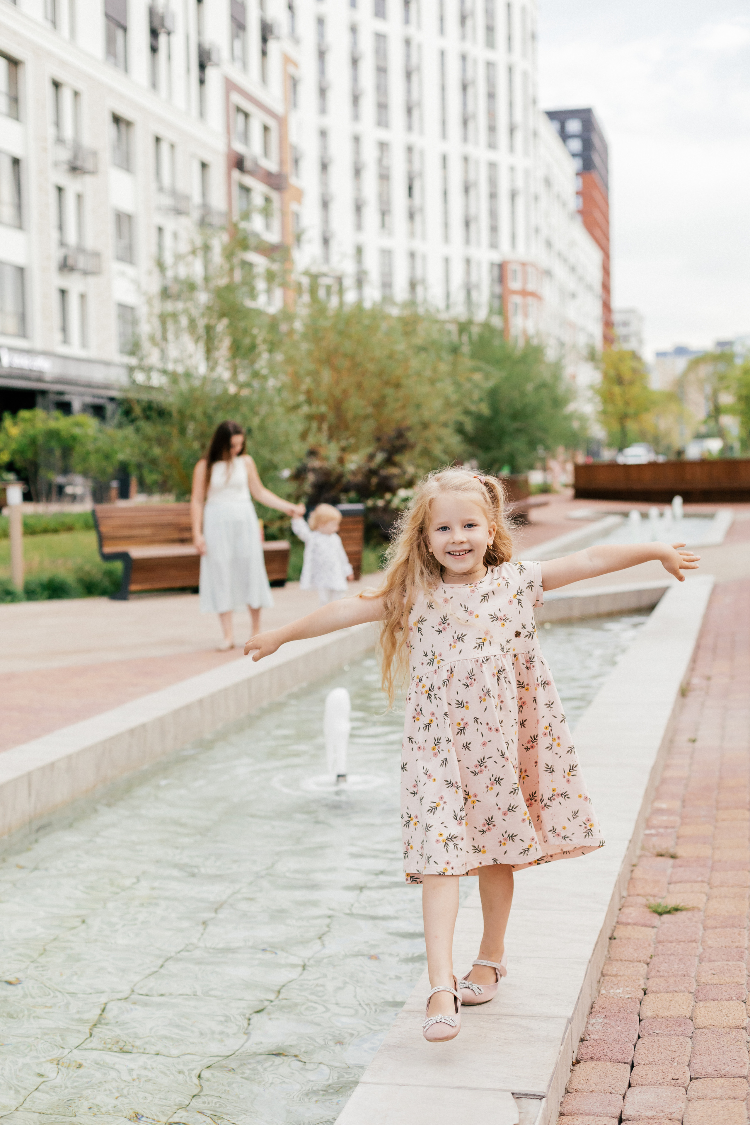 Юлия и девочки. Семейный фотограф Тюмень Ксения Дереглазова