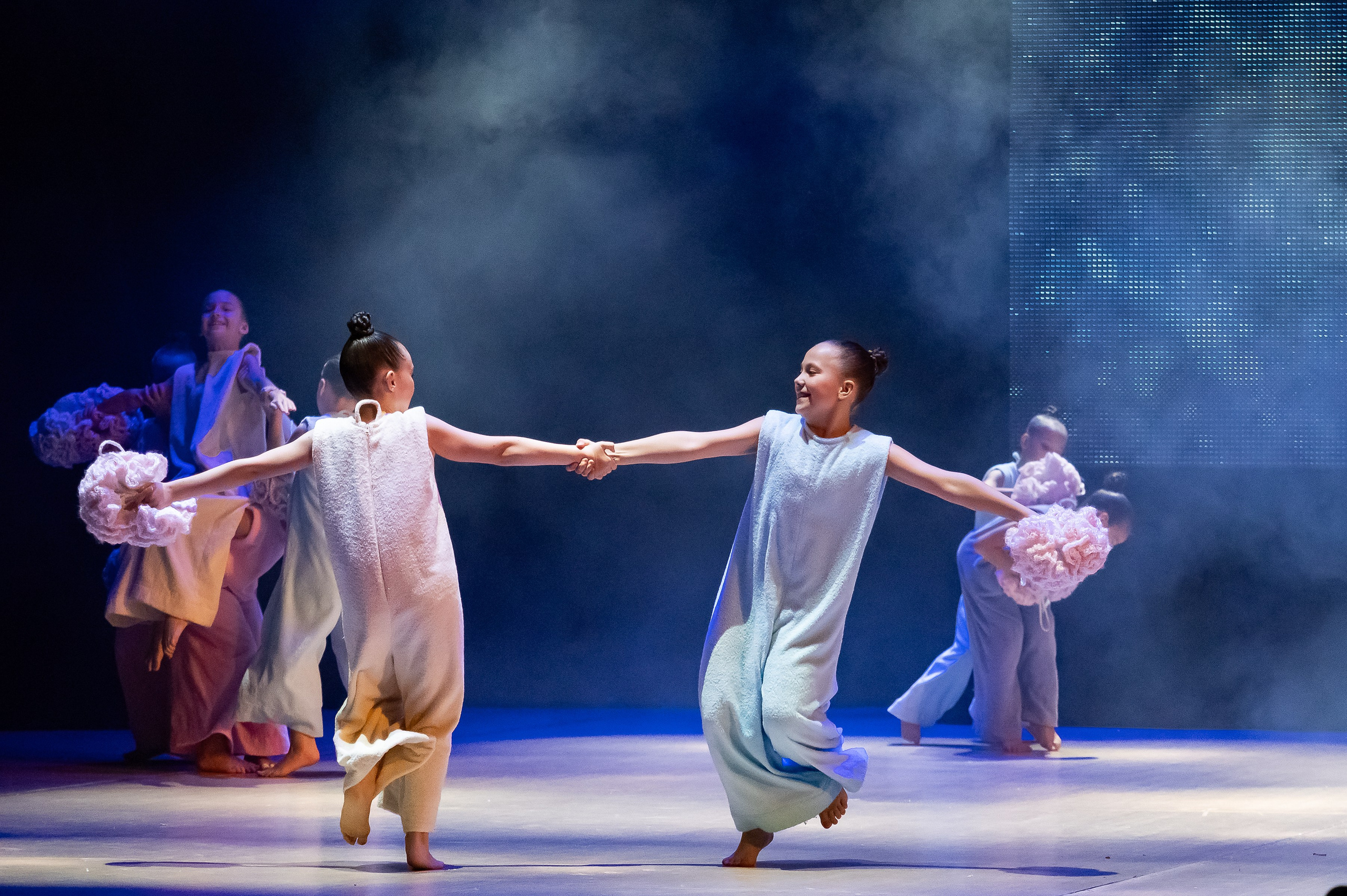 Концерт «Пространные танцы». Репортажный, семейный и детский фотограф в Пензе и Заречном Арина Ермилова. Картины барельеф на заказ