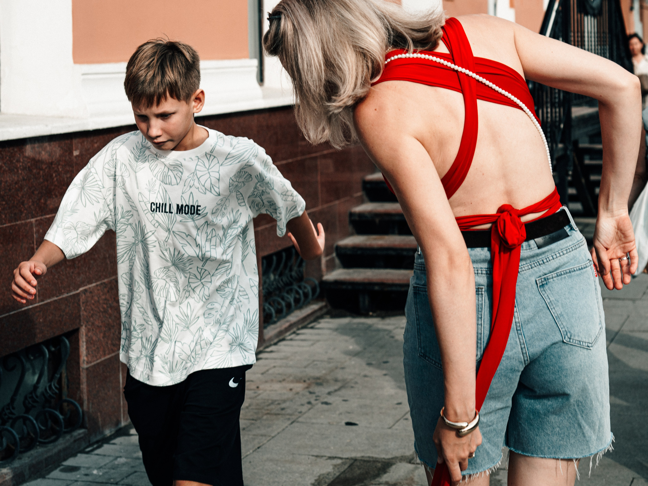 Street. Если ты на Земле — звони