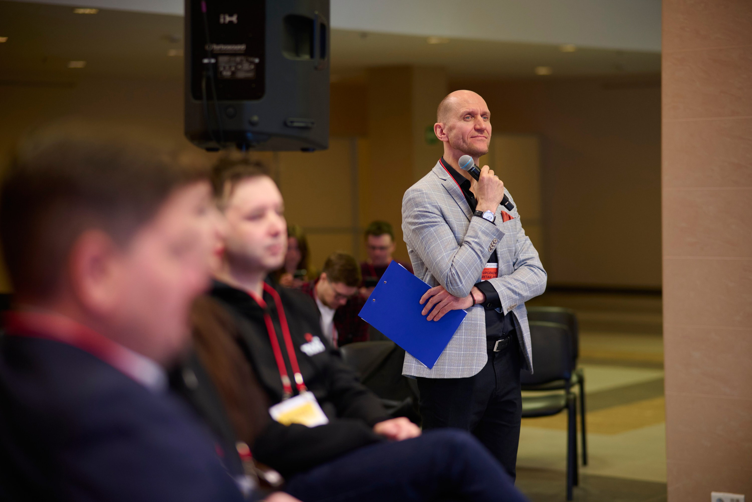 Upgrade Retail Весна 2025. Репортажный фотограф в Москве и Санкт-Петербурге — Профессиональная съёмка мероприятий | Данила Золкин