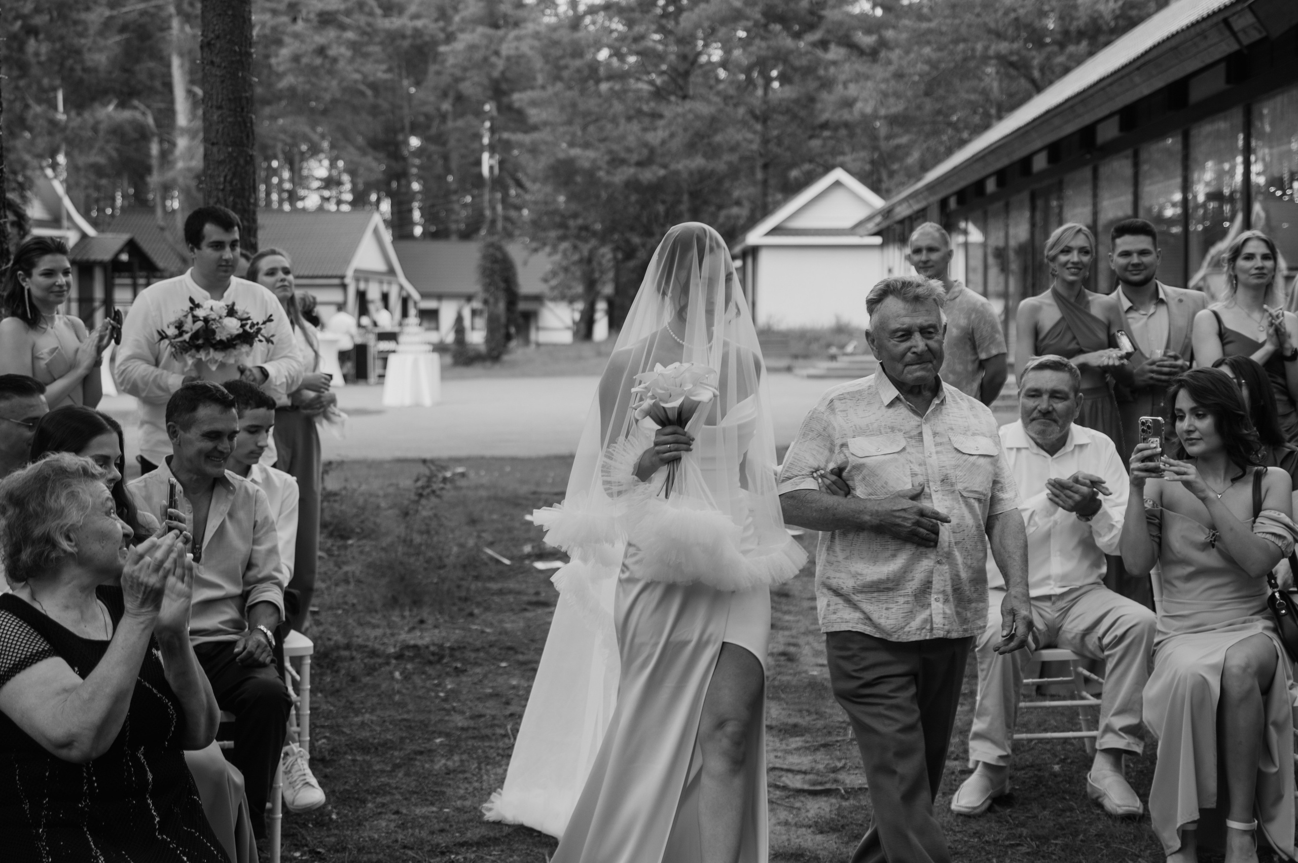 Галерея со свадьбы в Твери, красивая пара в Домотканово. Свадебный фотограф в Твери, Москве и Санкт-Петербурге Денисова Екатерина